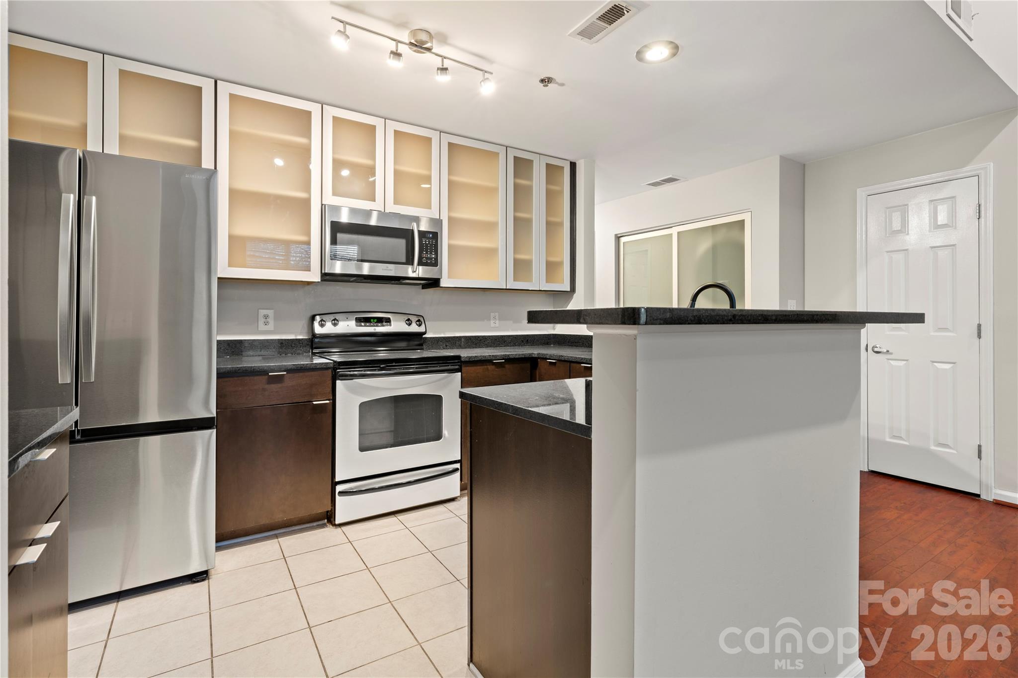 509 N Graham Street 3c Property Photo 6