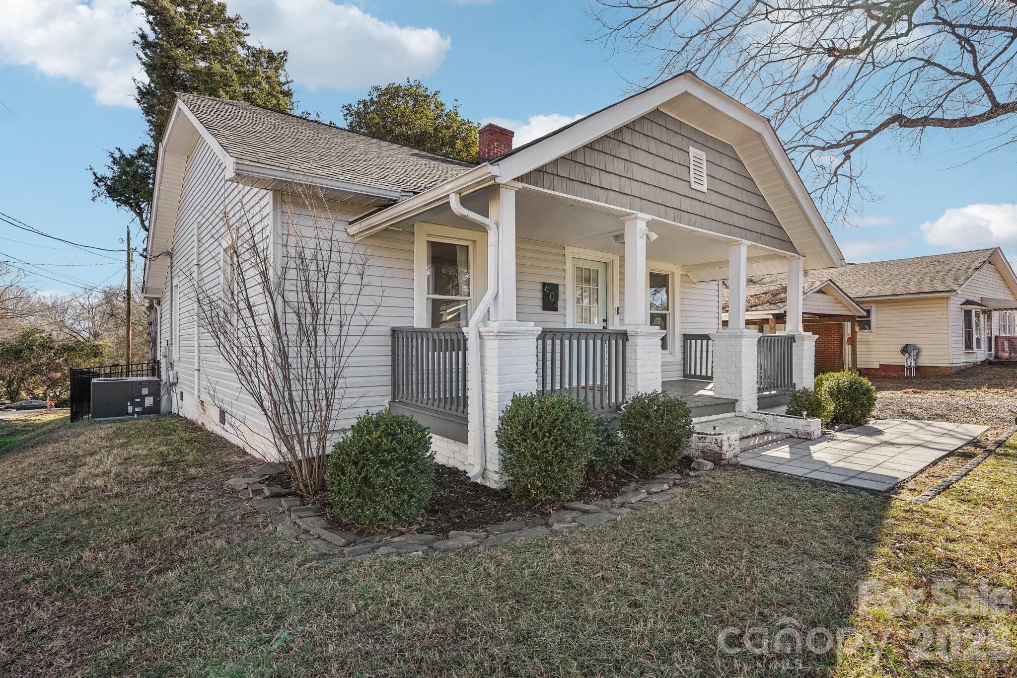 604 Fairview Street Property Photo 3