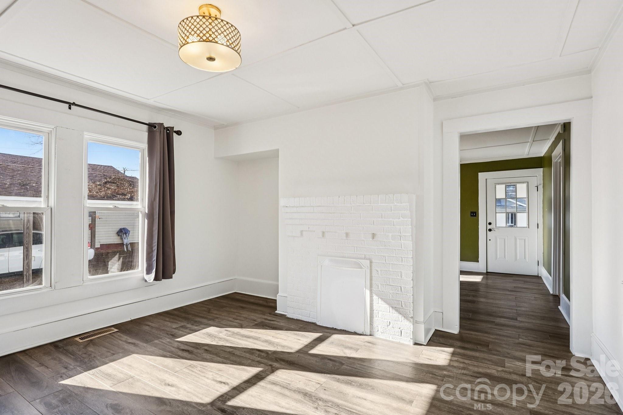 604 Fairview Street Property Photo 10