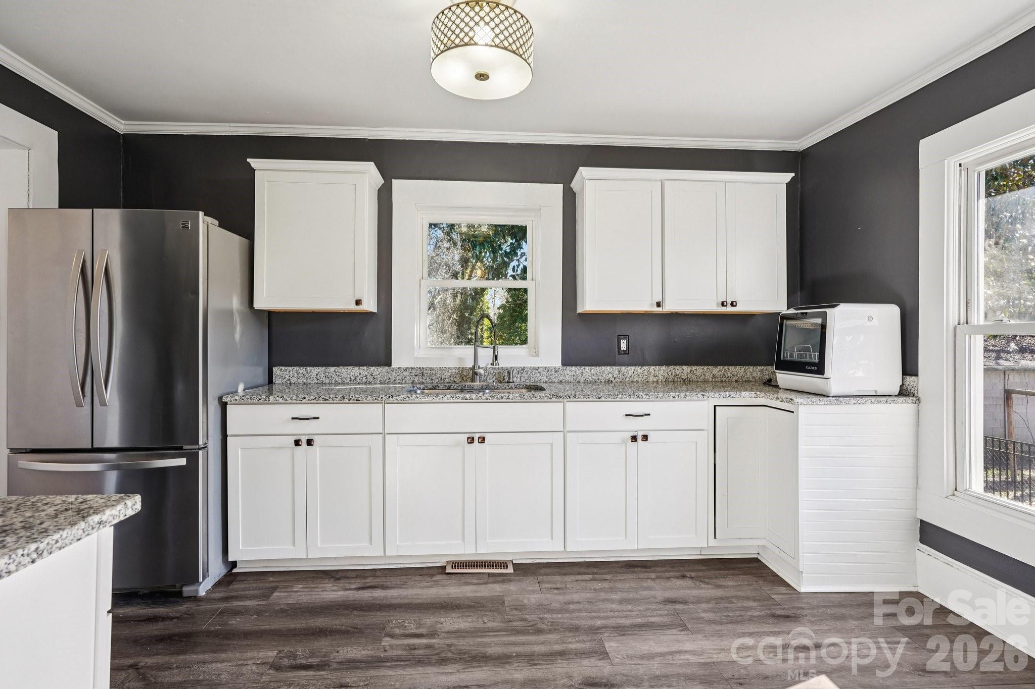 604 Fairview Street Property Photo 11