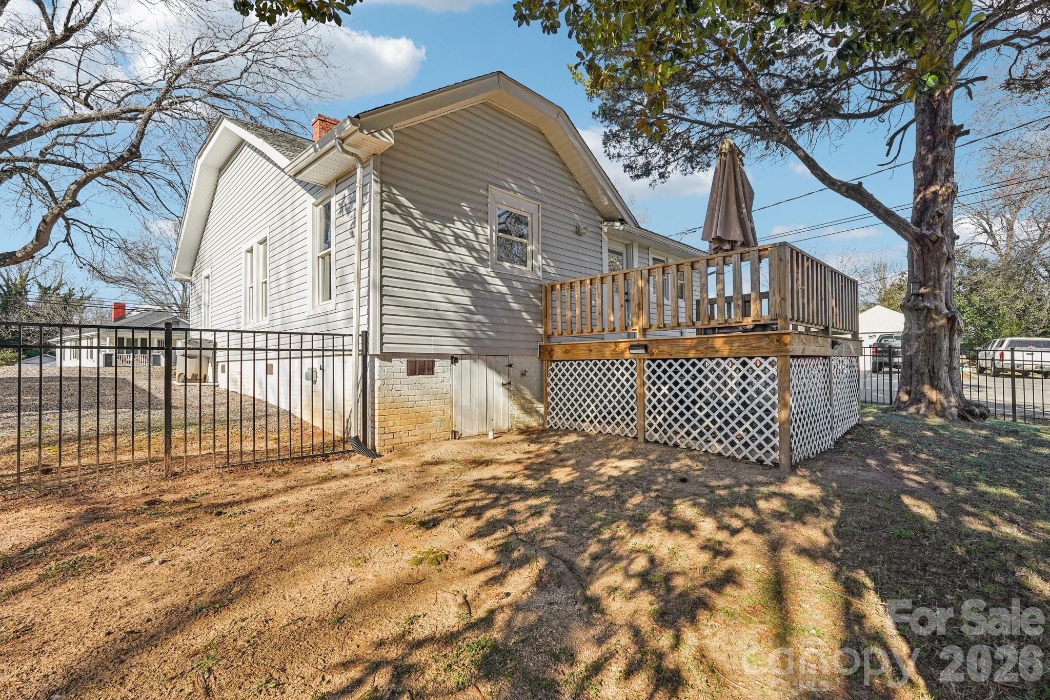 604 Fairview Street Property Photo 32