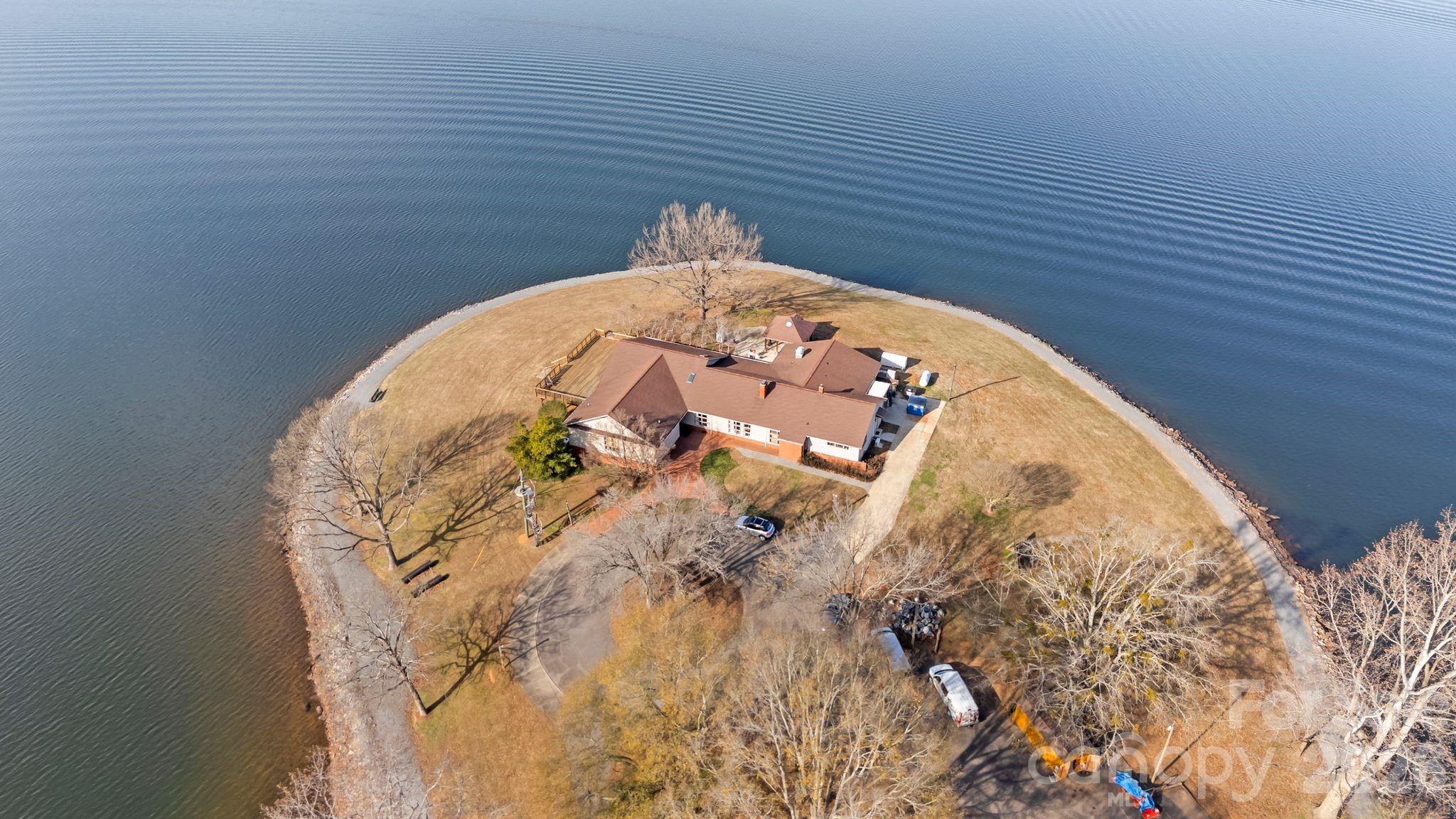 6692 Valwood Road Property Photo 9