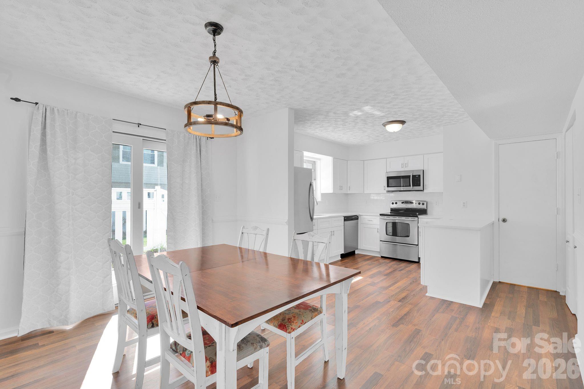 8510 Castle Pine Court Property Photo 9