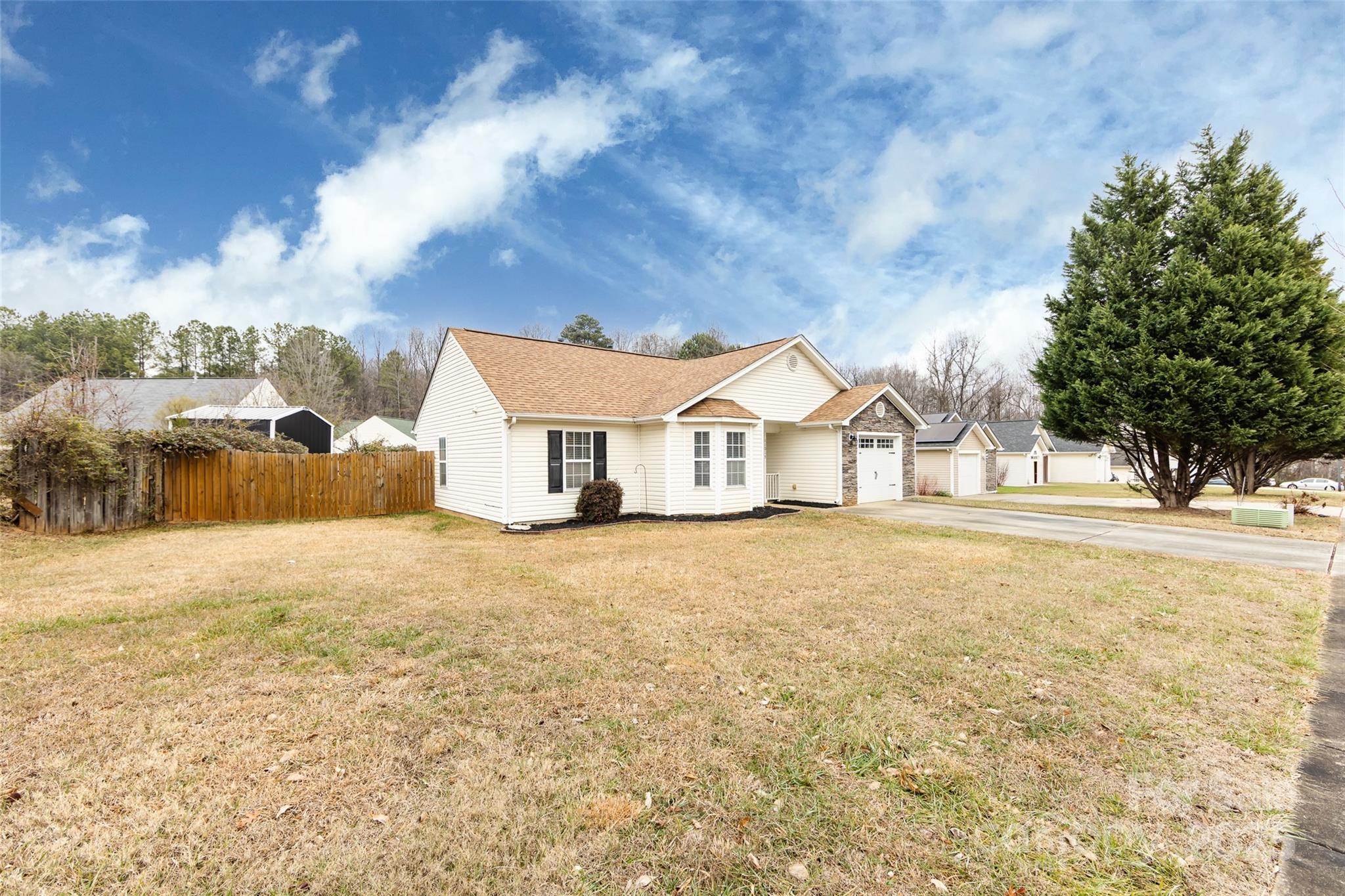 11015 Olde English Drive Property Photo 2