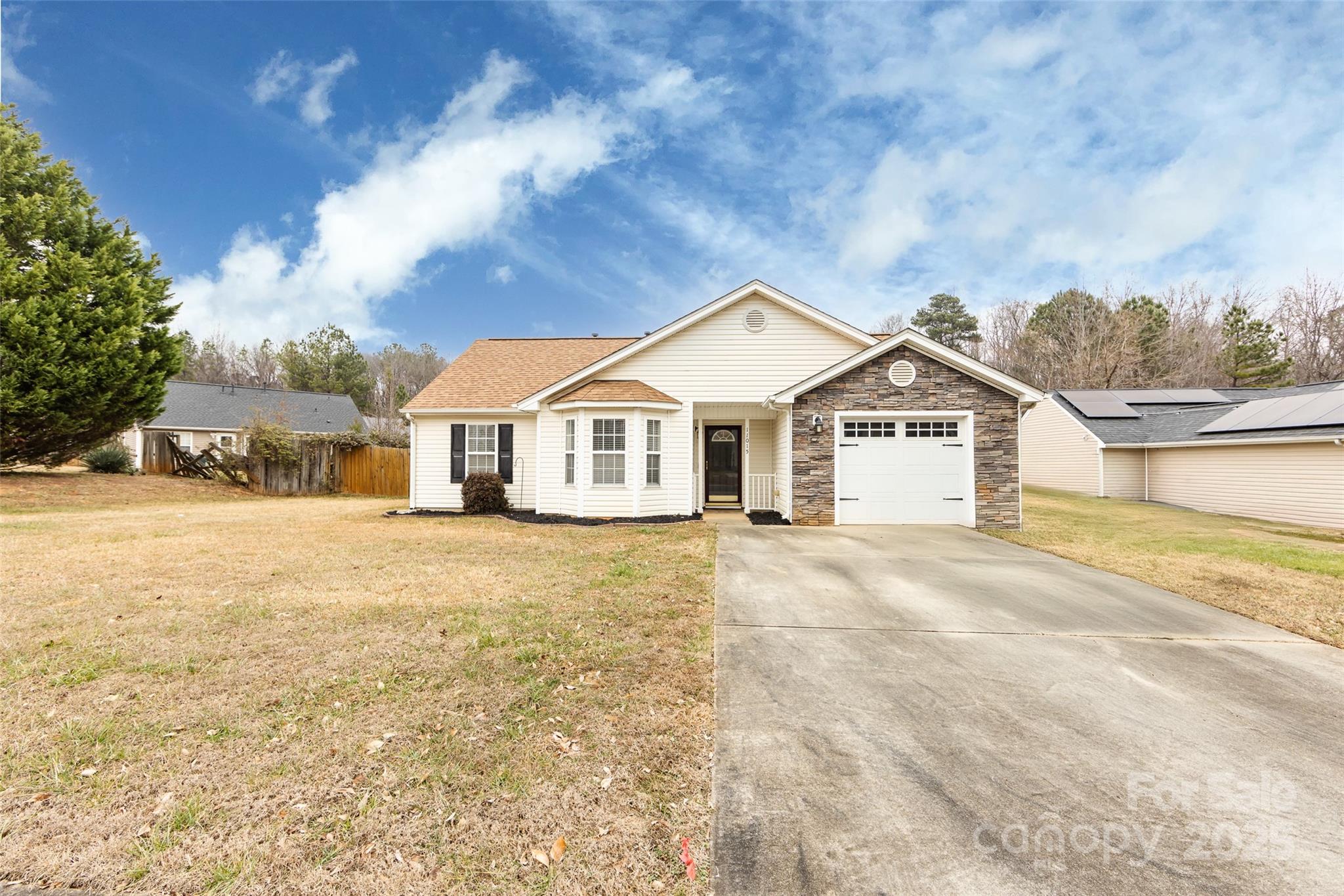11015 Olde English Drive Property Photo 3