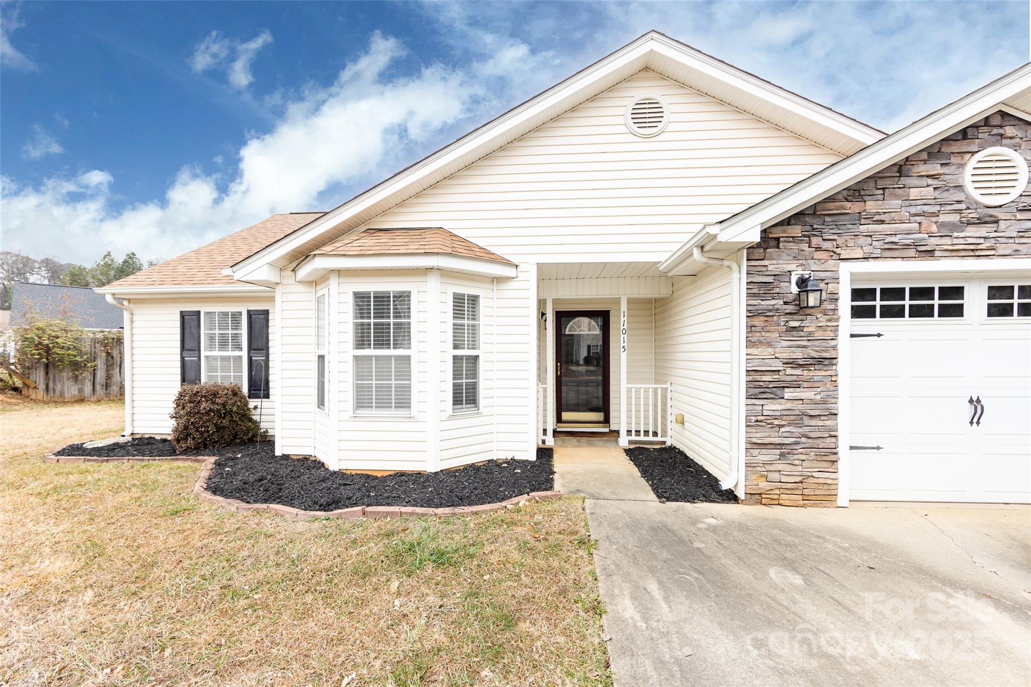 11015 Olde English Drive Property Photo 5