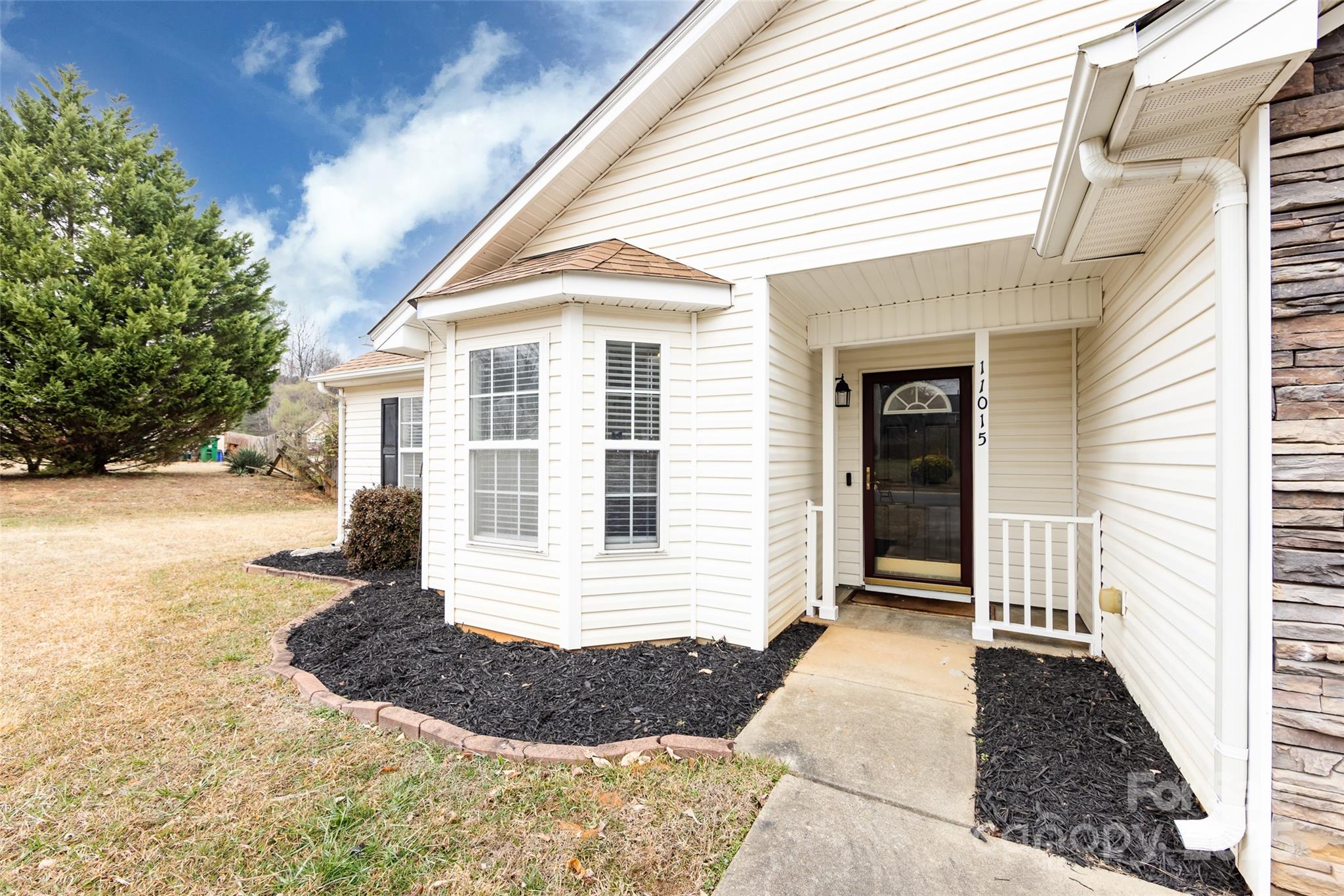 11015 Olde English Drive Property Photo 6