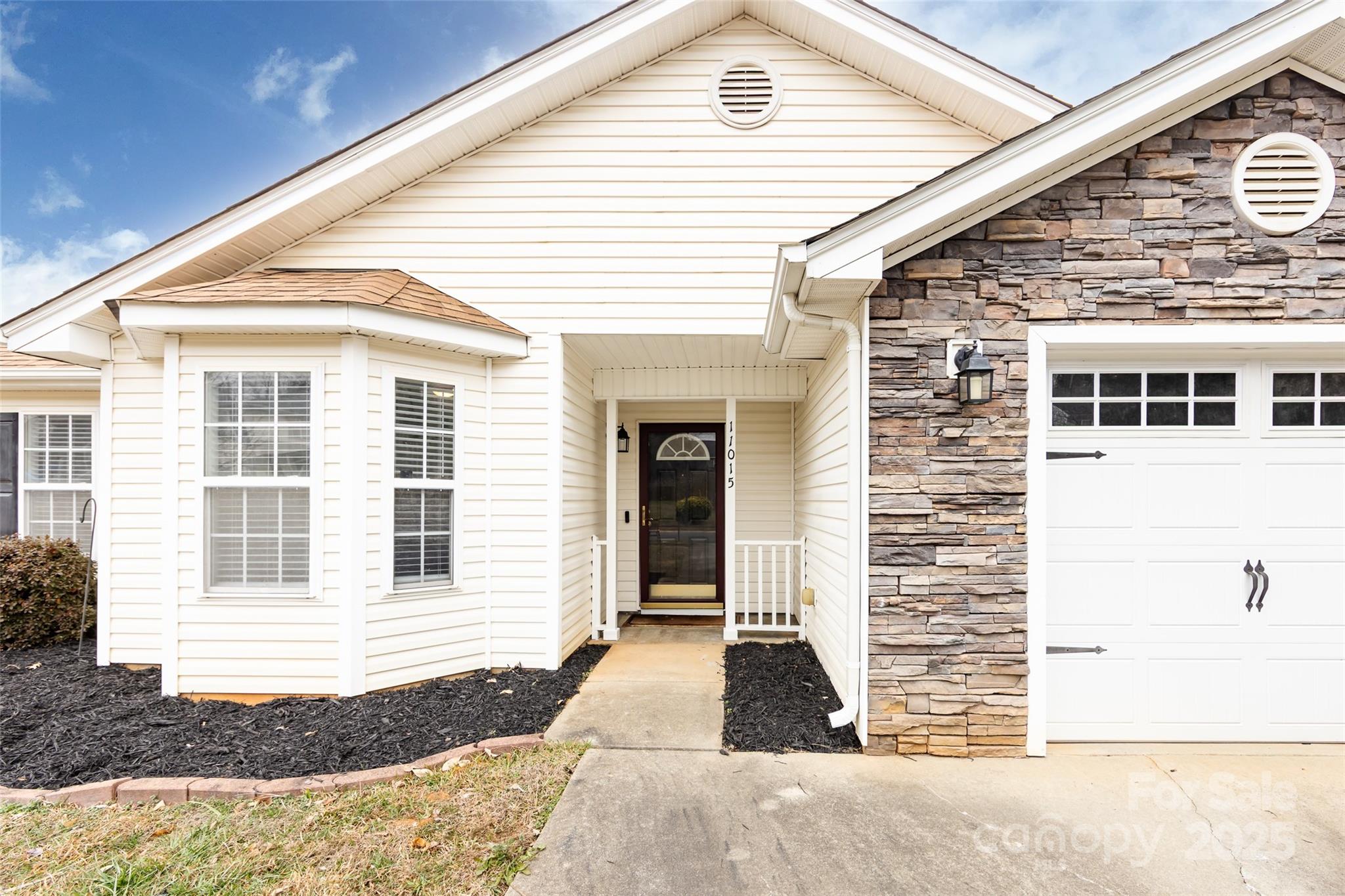 11015 Olde English Drive Property Photo 7