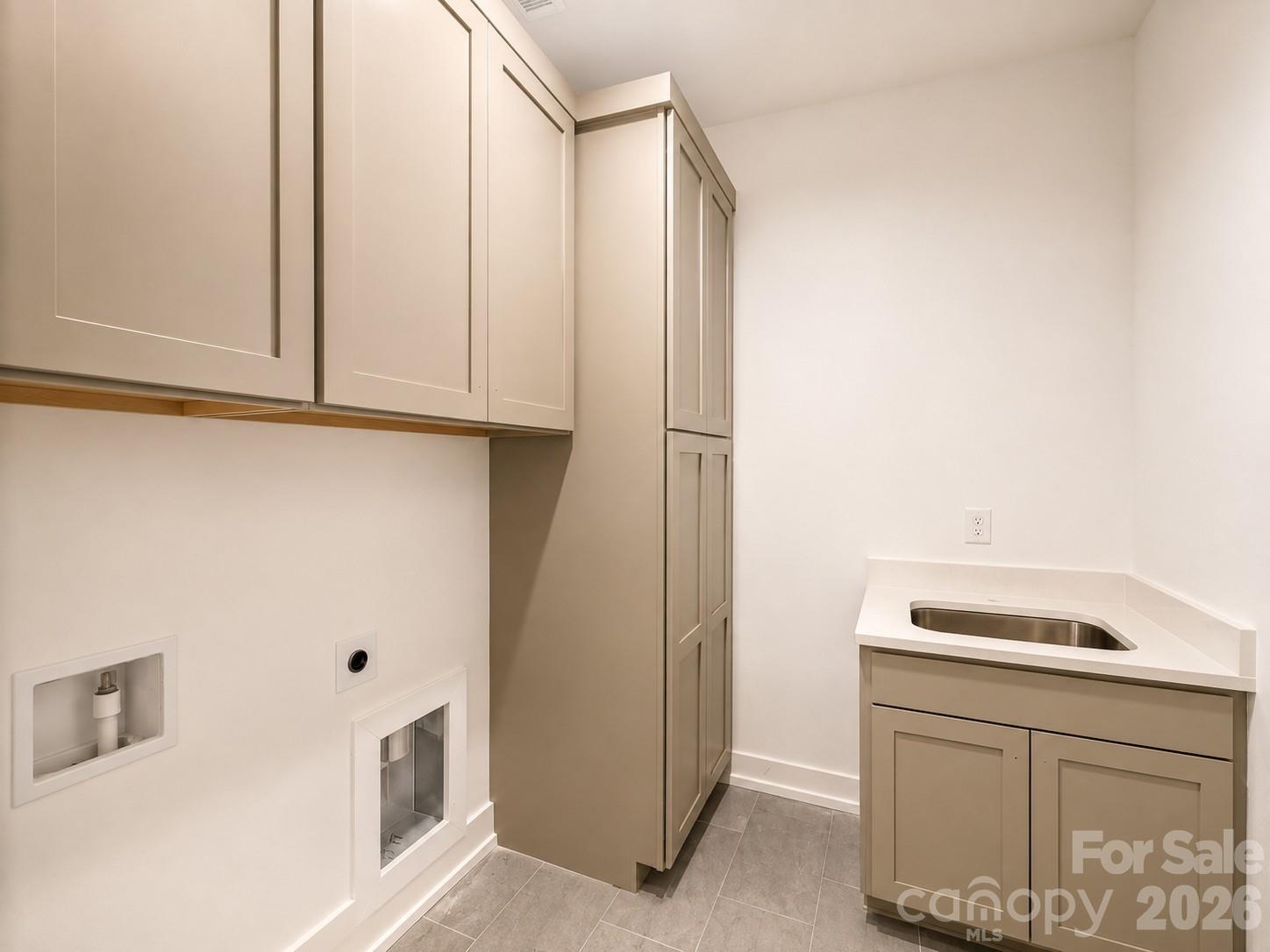 2625 Springway Drive Property Photo 11