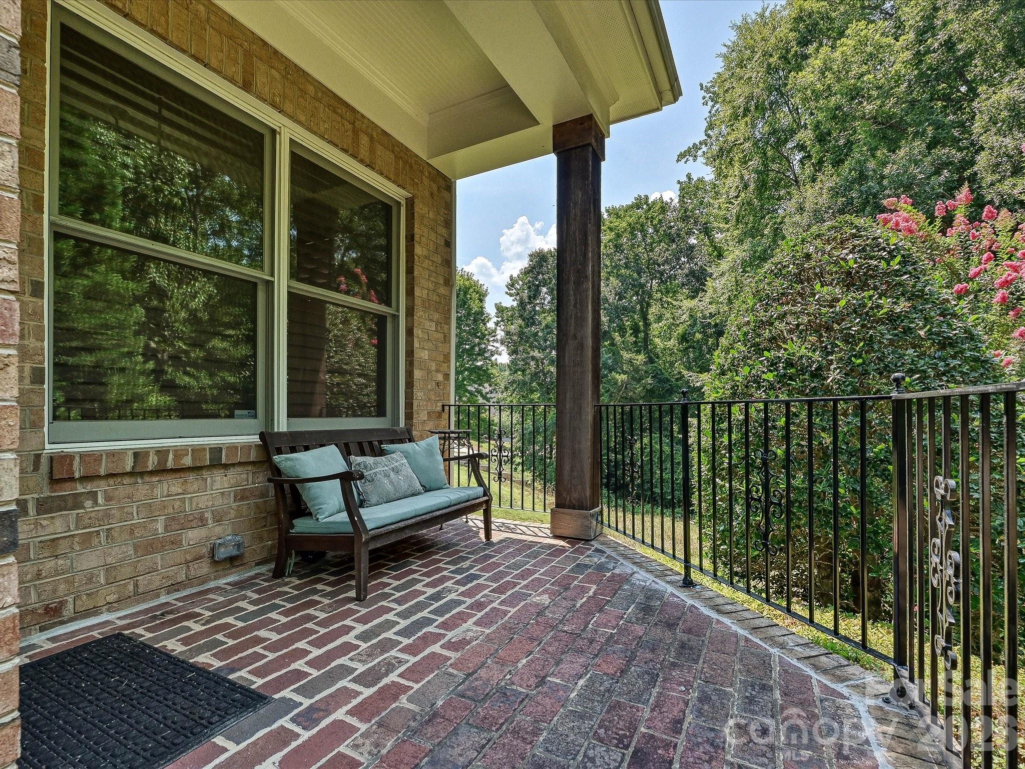 6806 Larrisa Court Property Photo 44