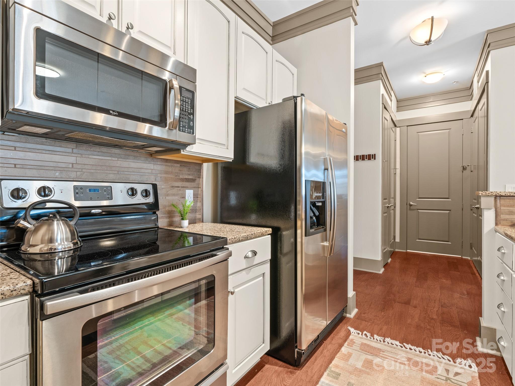 42 Schenck Parkway B09 Property Photo 15