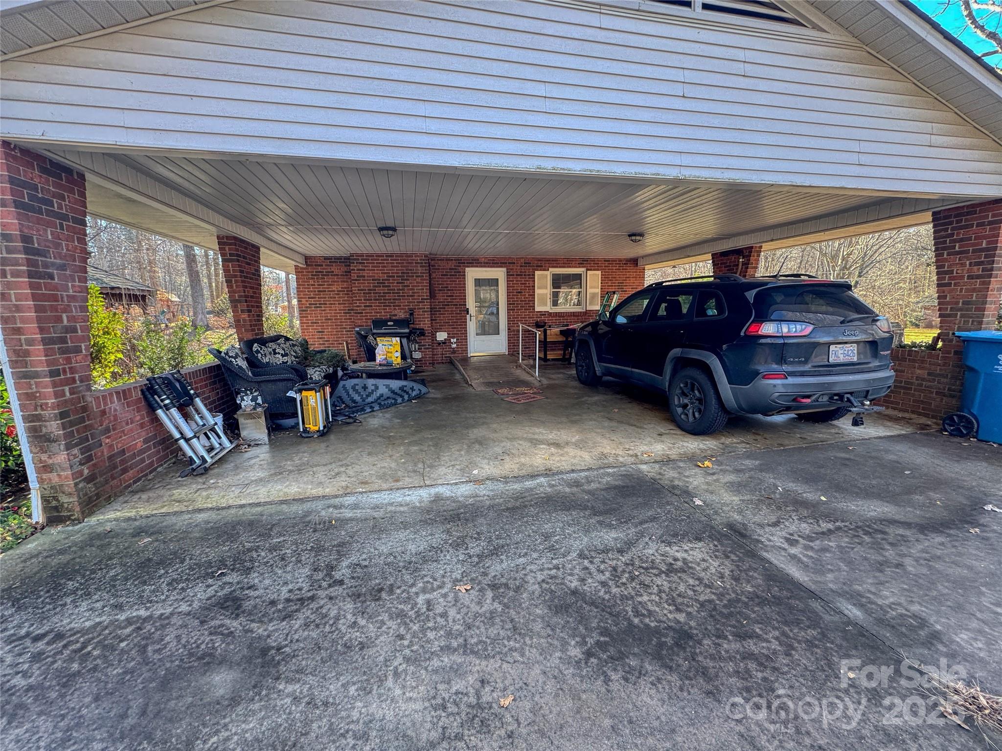 195 S Claybon Drive Property Photo 8