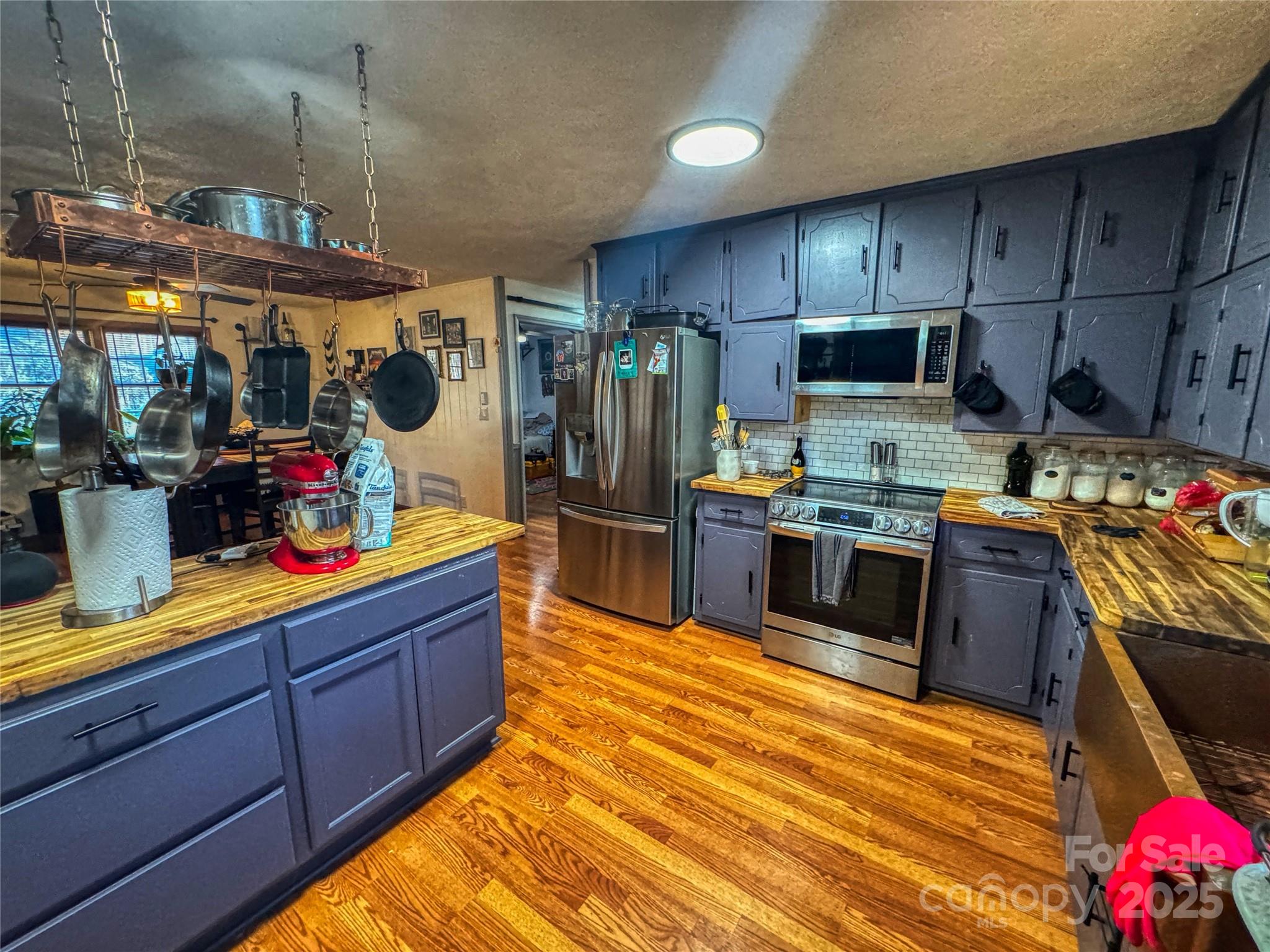 195 S Claybon Drive Property Photo 11