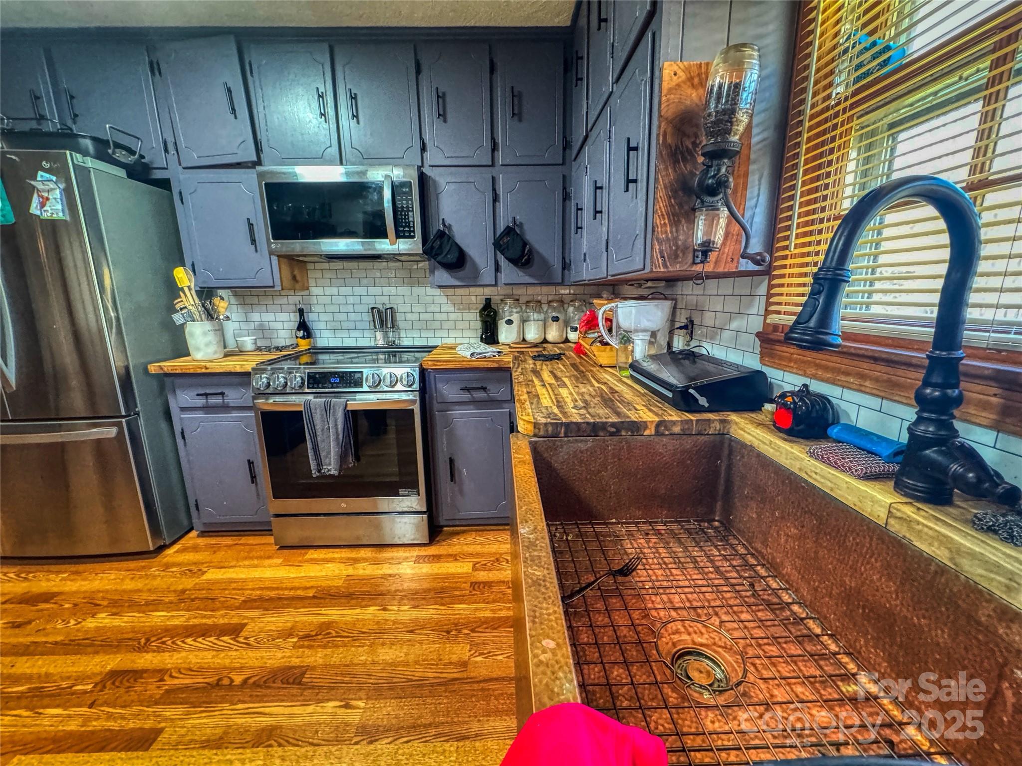195 S Claybon Drive Property Photo 12