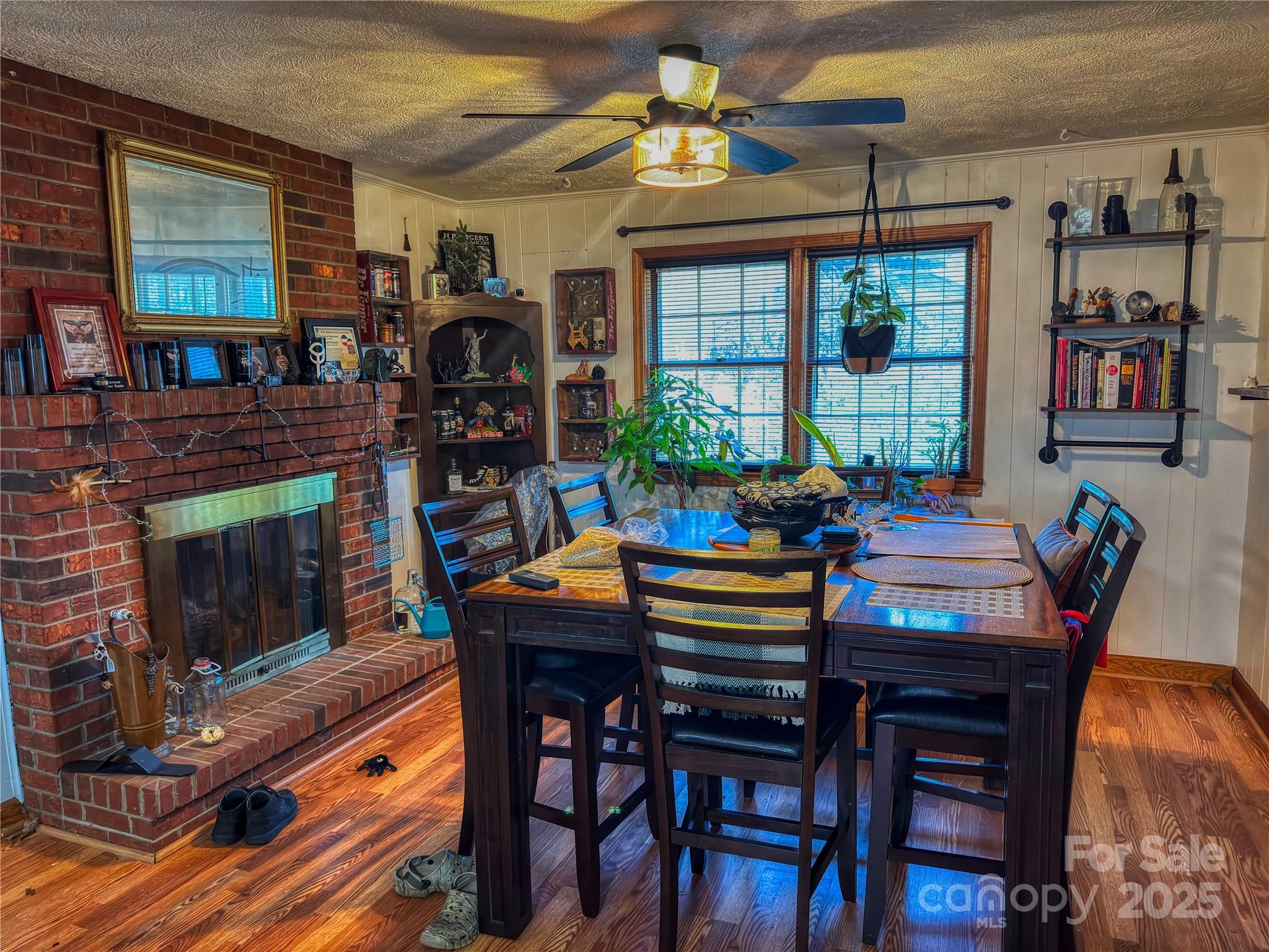 195 S Claybon Drive Property Photo 14