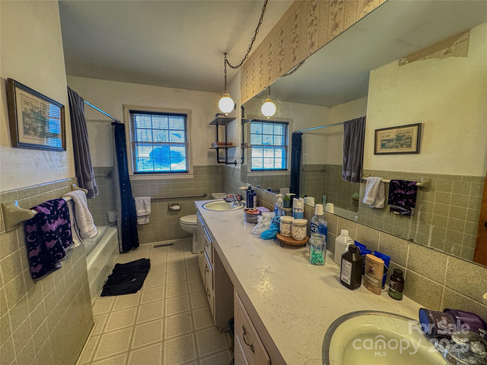 195 S Claybon Drive Property Photo 19