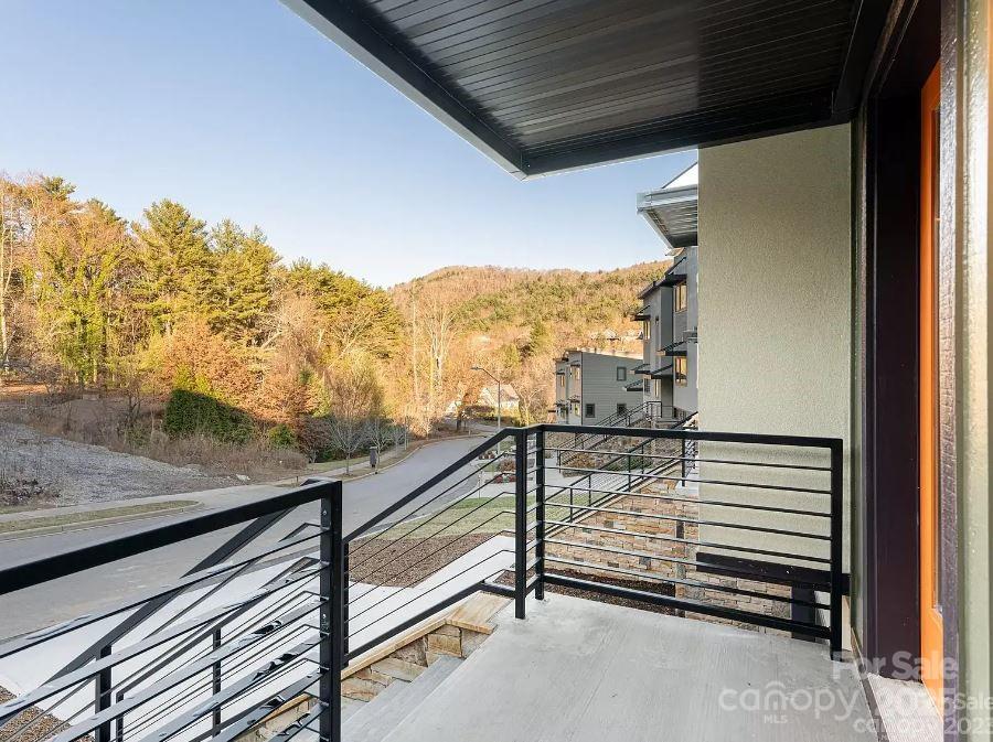 17 Macallan Lane Property Photo 3