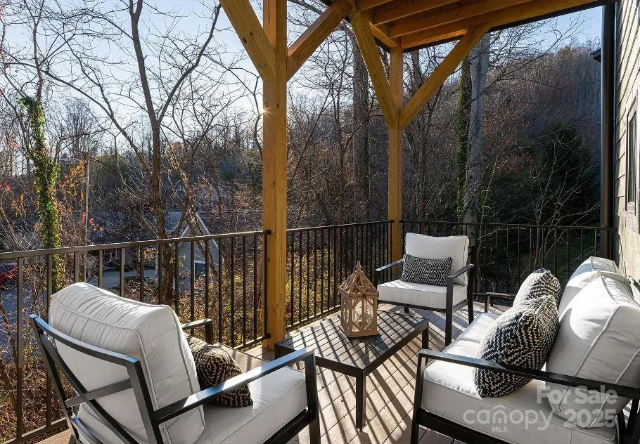 17 Macallan Lane Property Photo 15