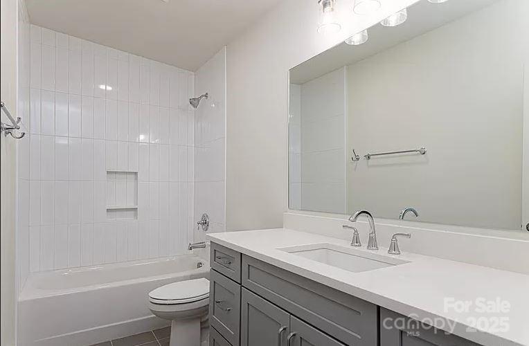 17 Macallan Lane Property Photo 18