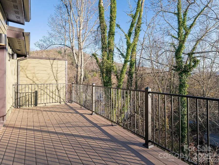 17 Macallan Lane Property Photo 29