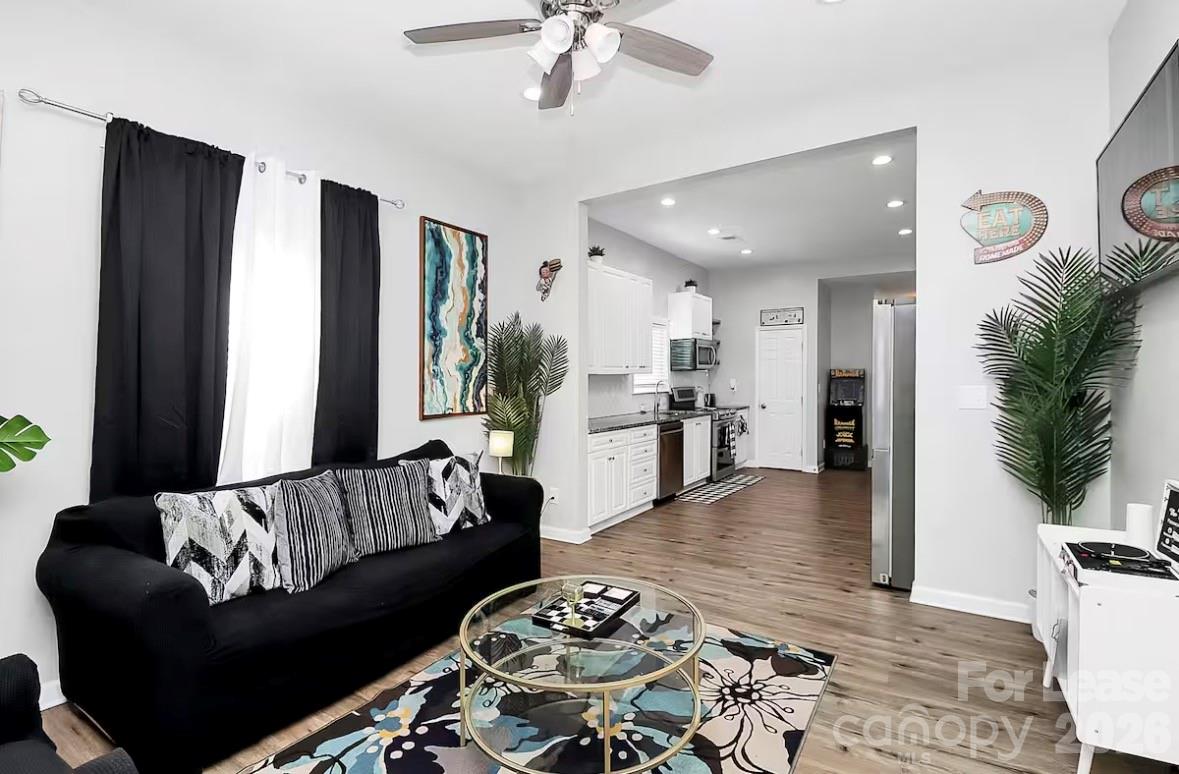 1806 Vinton Street Property Photo 2