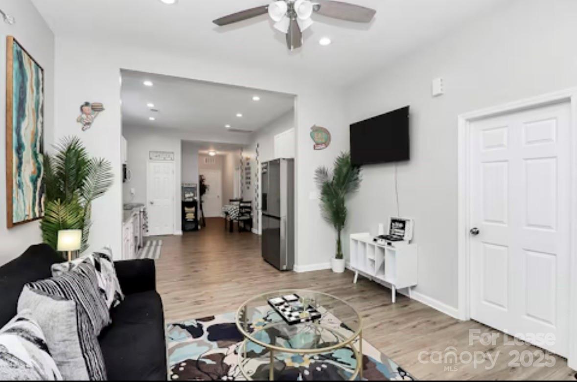 1806 Vinton Street Property Photo 3