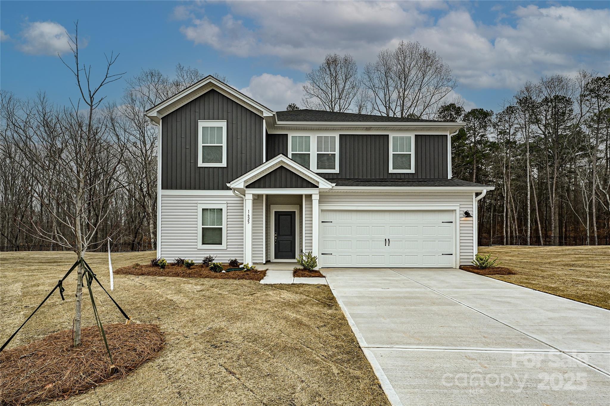 2101 Sunflower Circle Property Photo 1