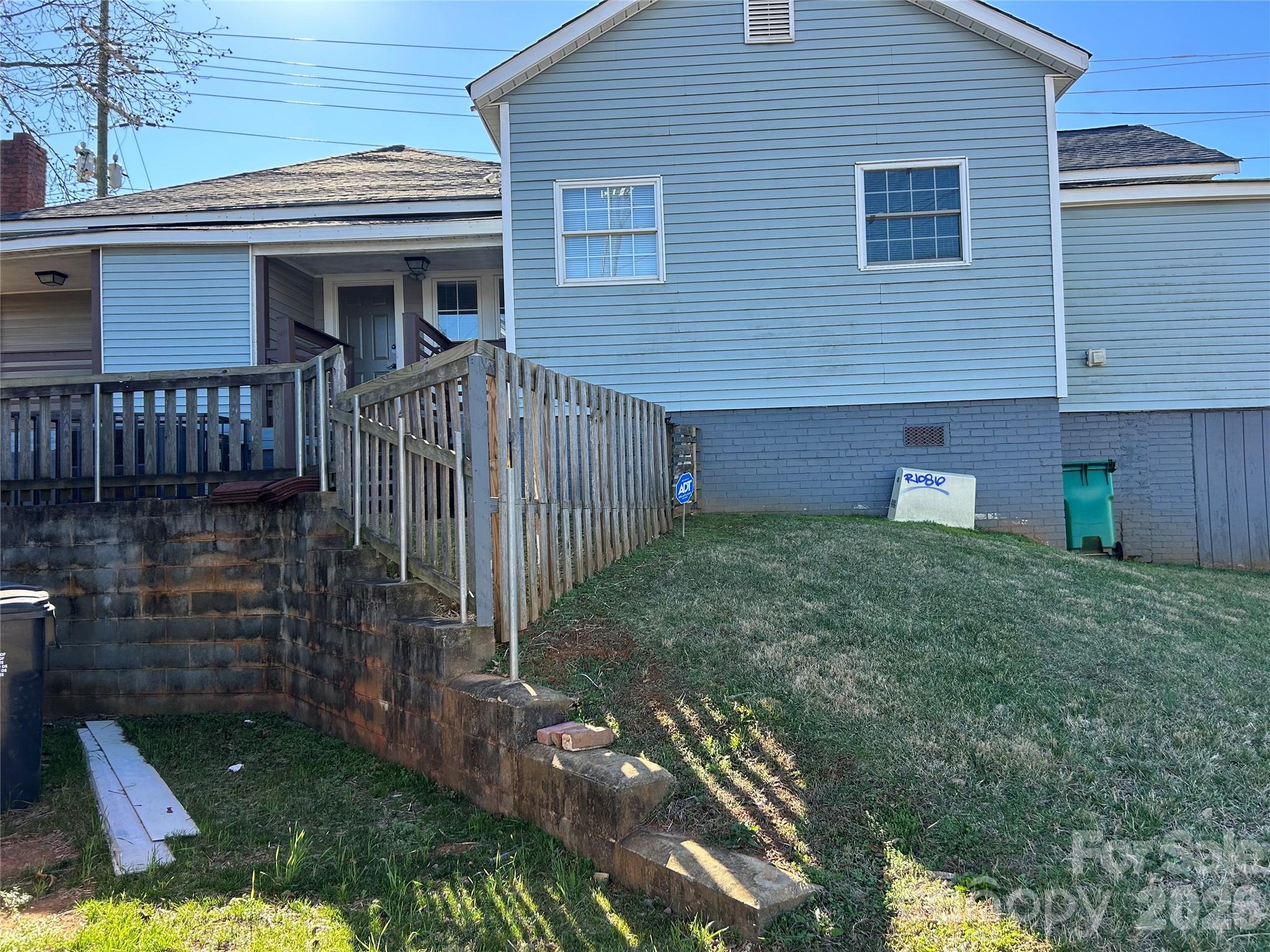 401 Charles Avenue Property Photo 4