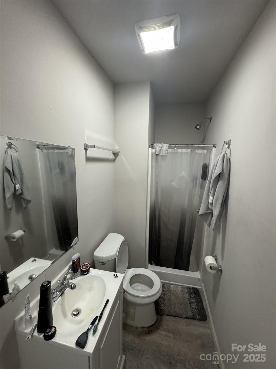 907 W 5th Avenue Property Photo 7