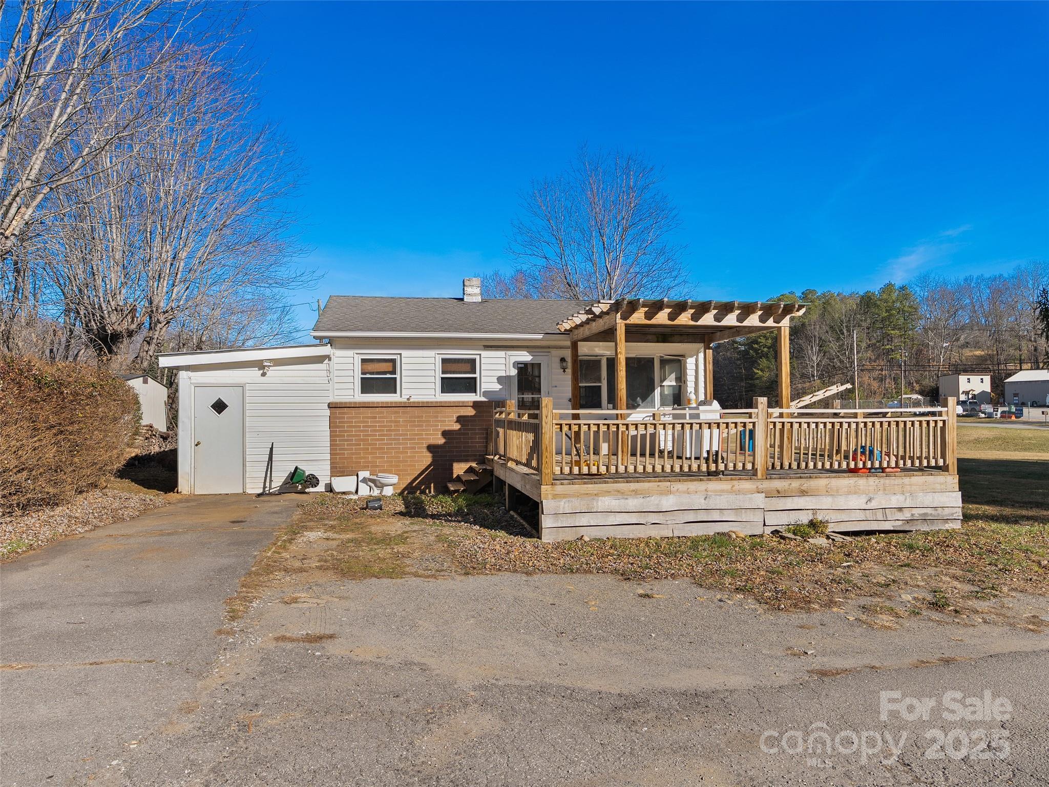 36 Lambert Lane Property Photo 1