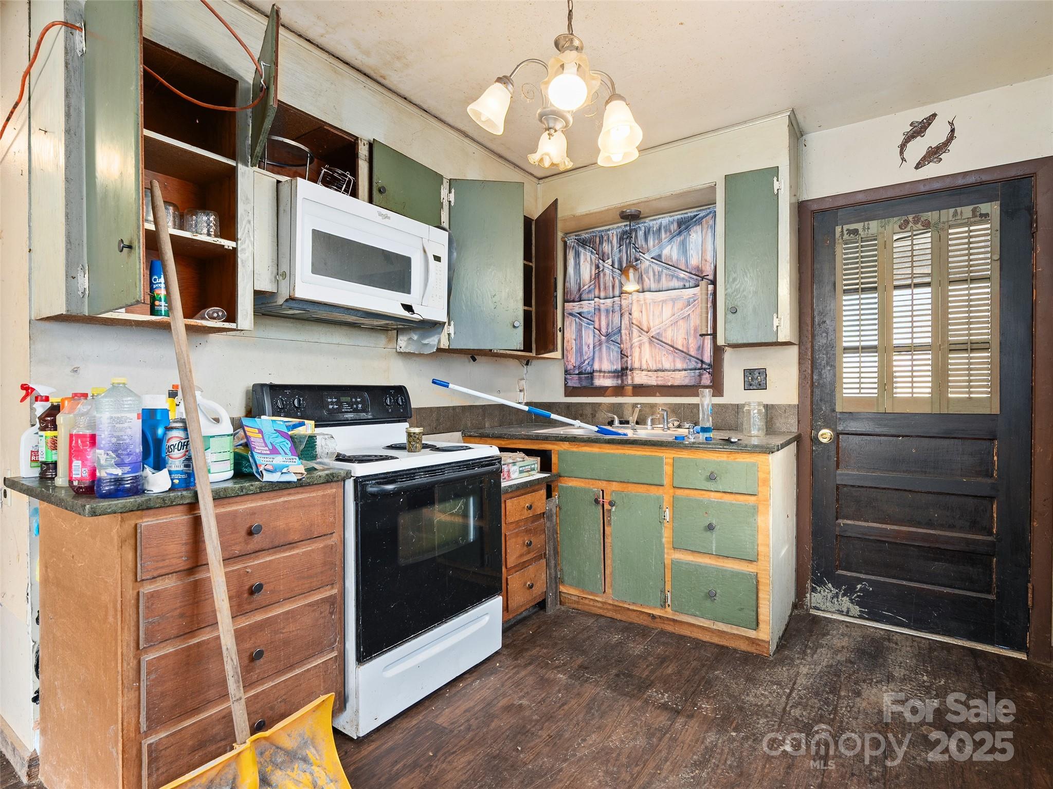 36 Lambert Lane Property Photo 9