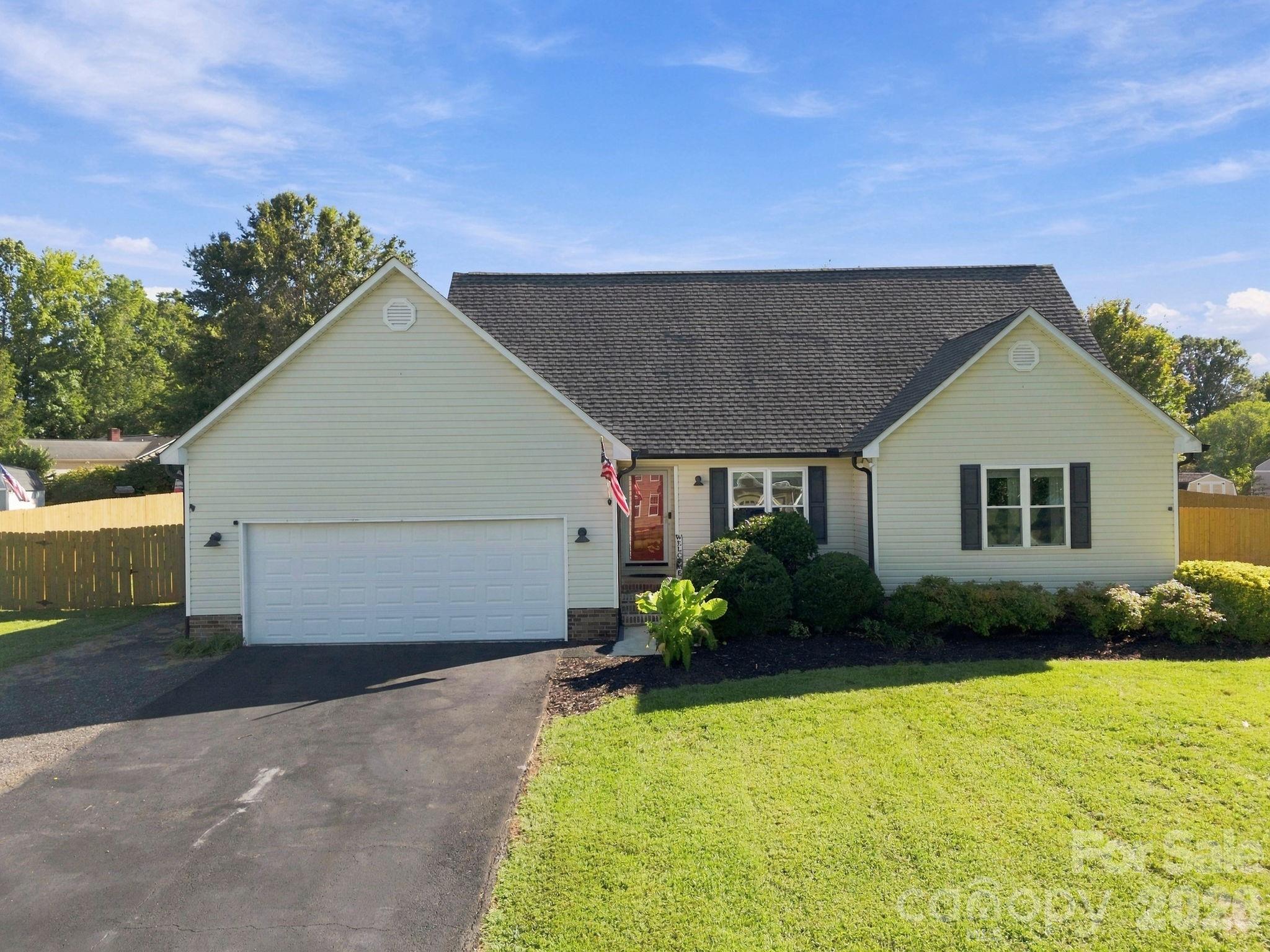 245 Castle Keep Road Property Photo 1