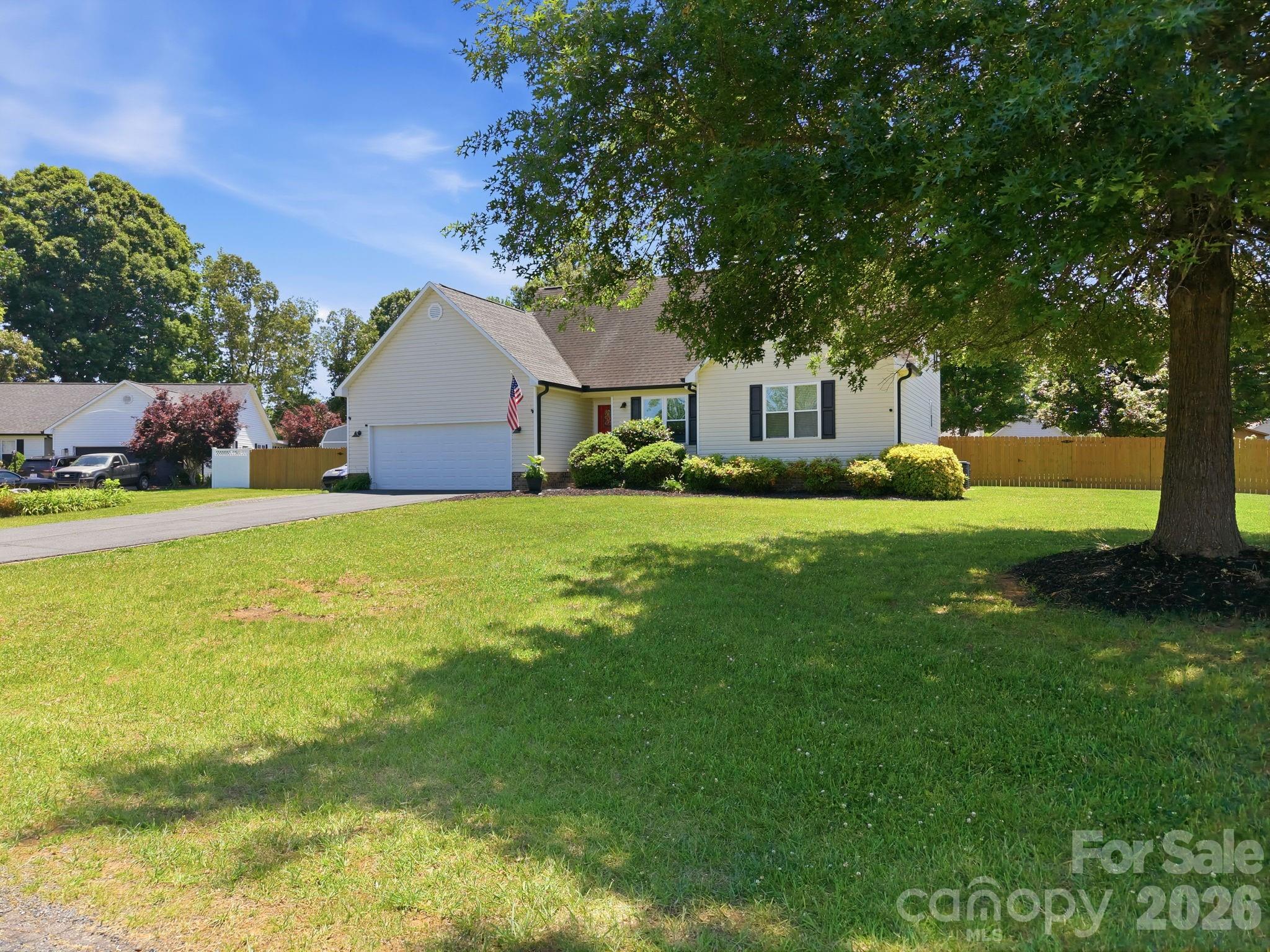 245 Castle Keep Road Property Photo 3