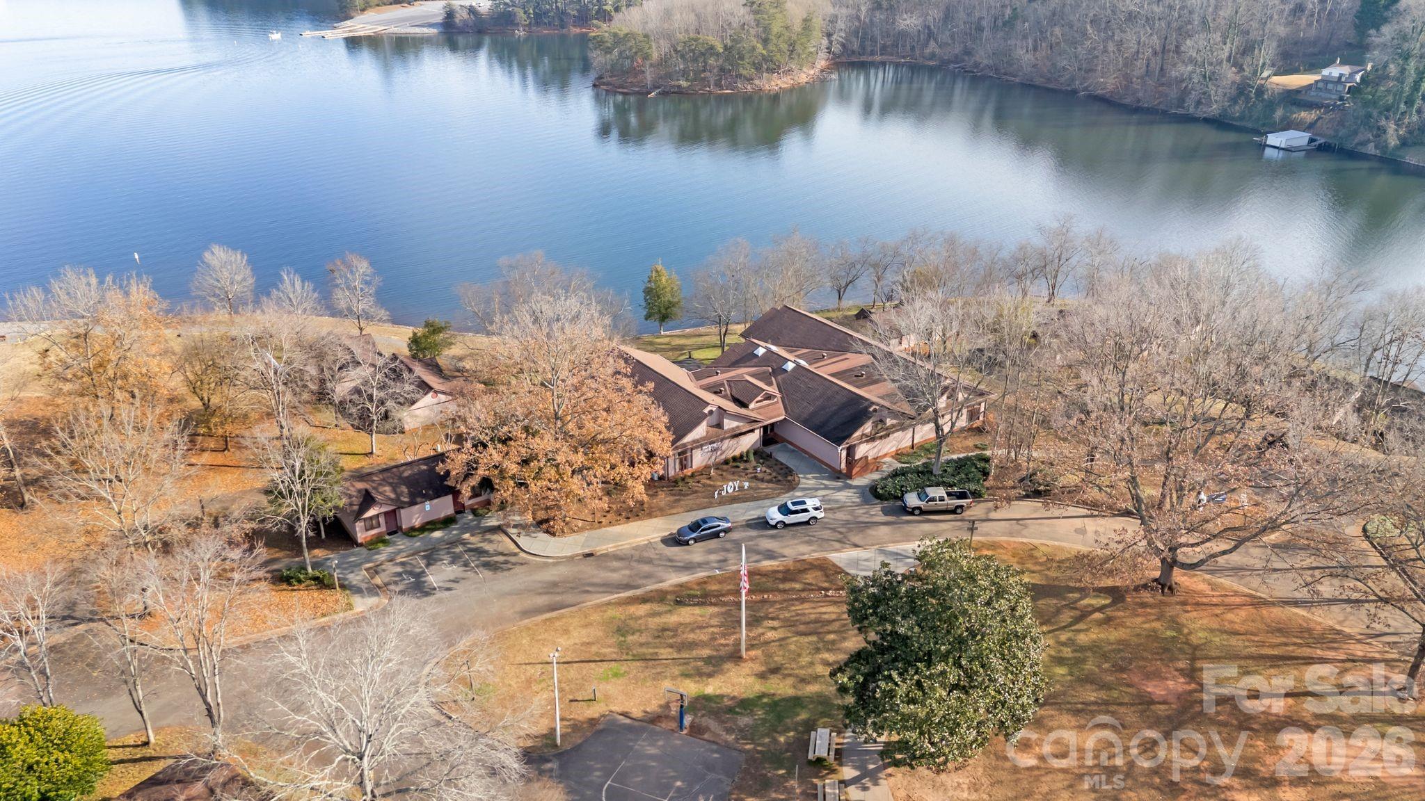 6692 Valwood Road Property Photo 8