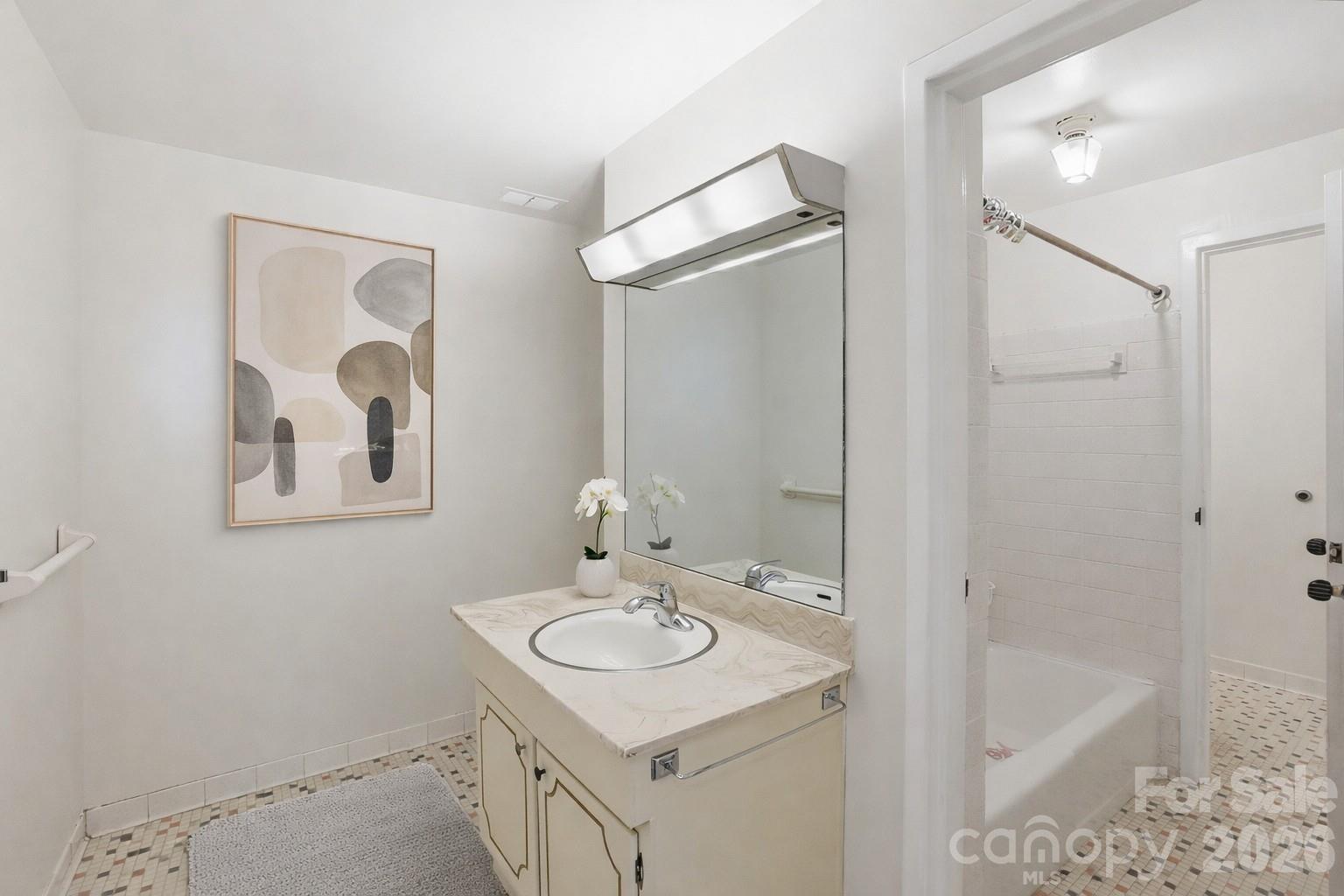 1300 Reece Road 312 Property Photo 7