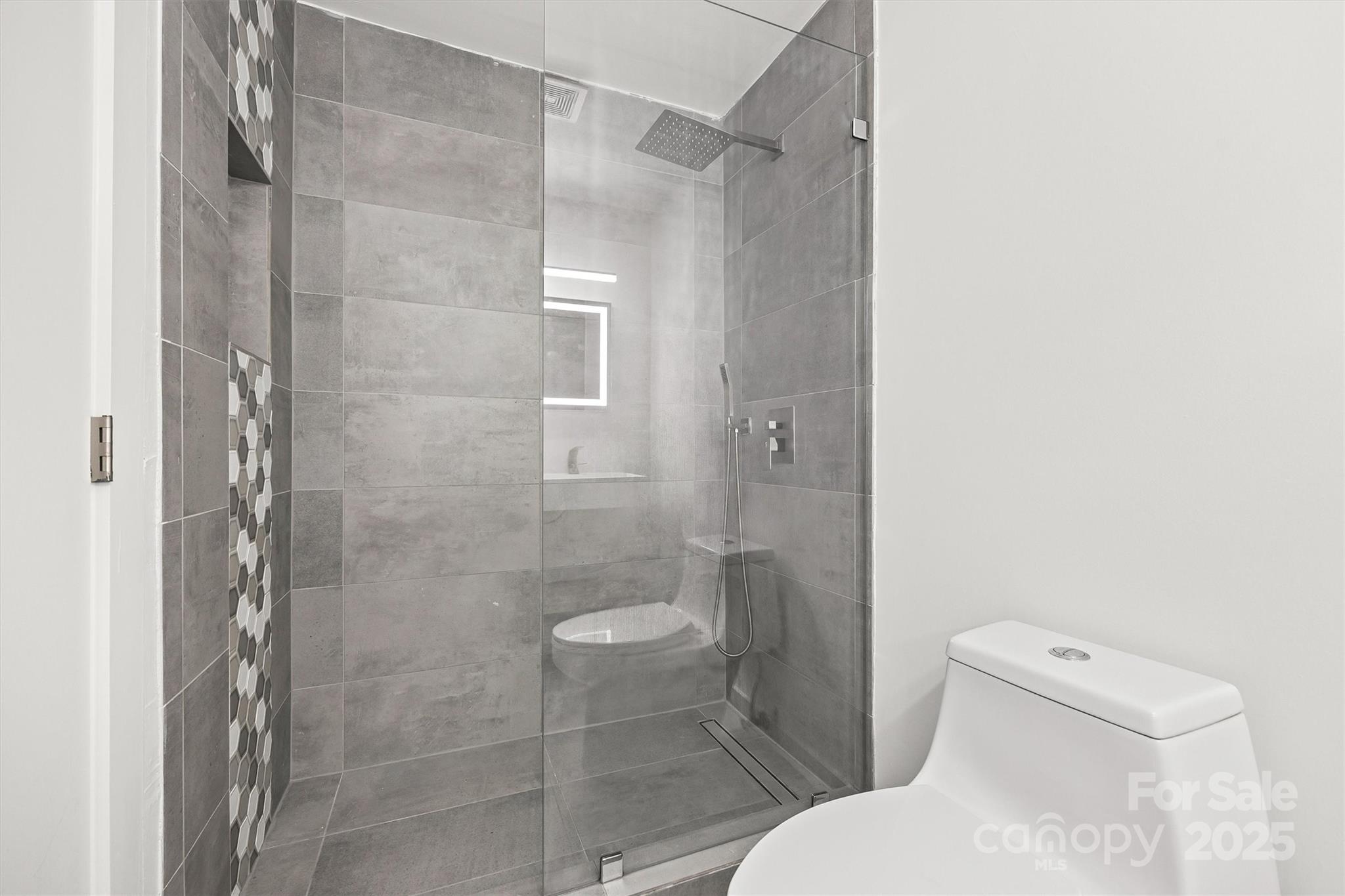 1041 Churchill Downs Court C Property Photo 6