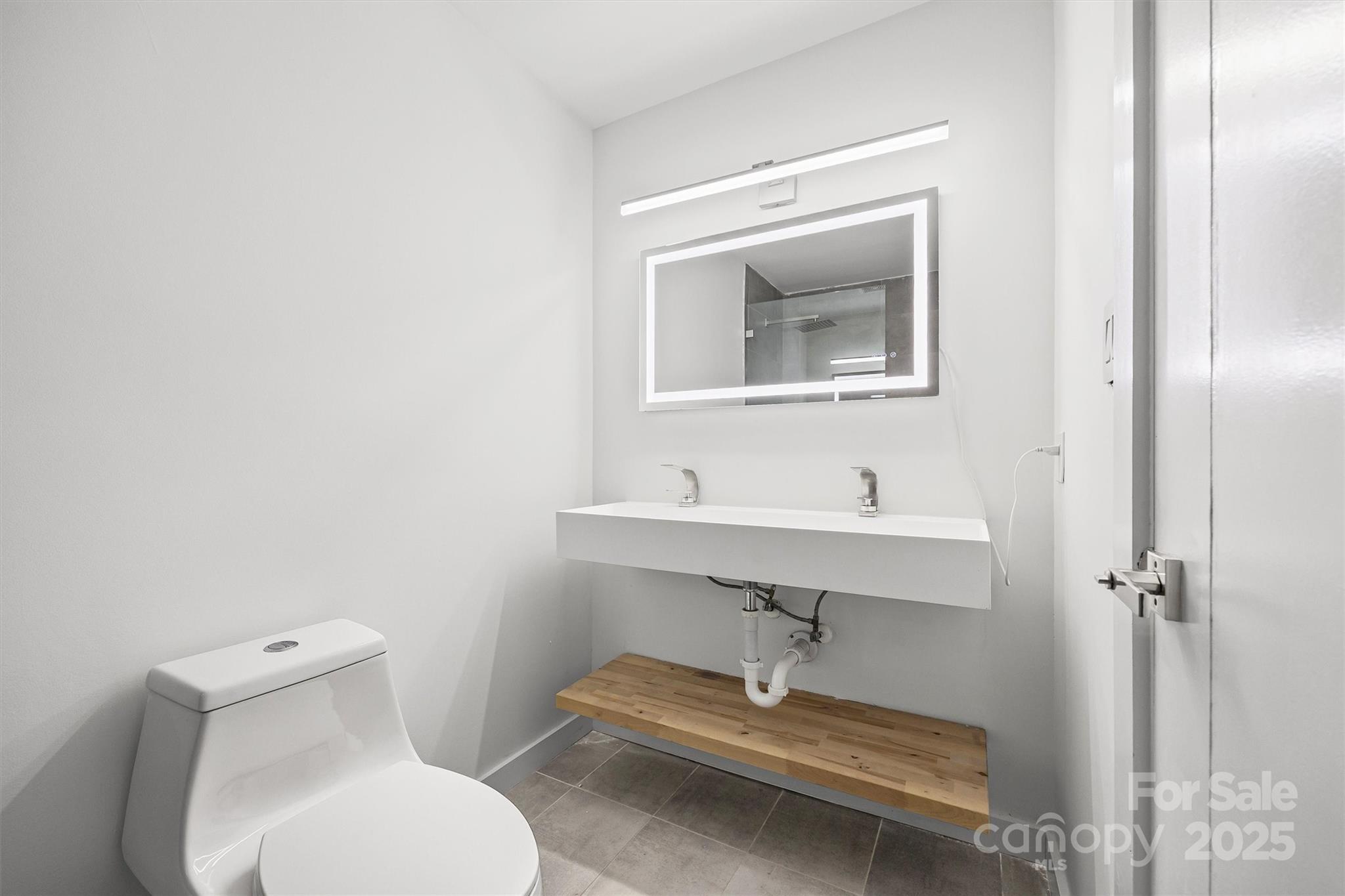 1041 Churchill Downs Court C Property Photo 7
