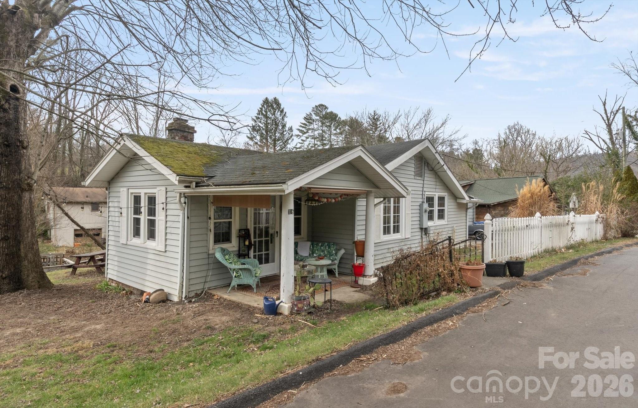 16 Sycamore Street Property Photo 2