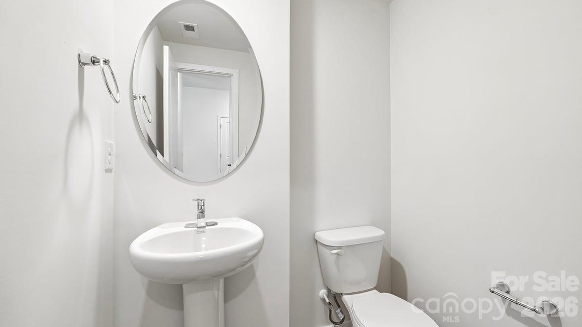 552 Dazzle Loop Property Photo 12