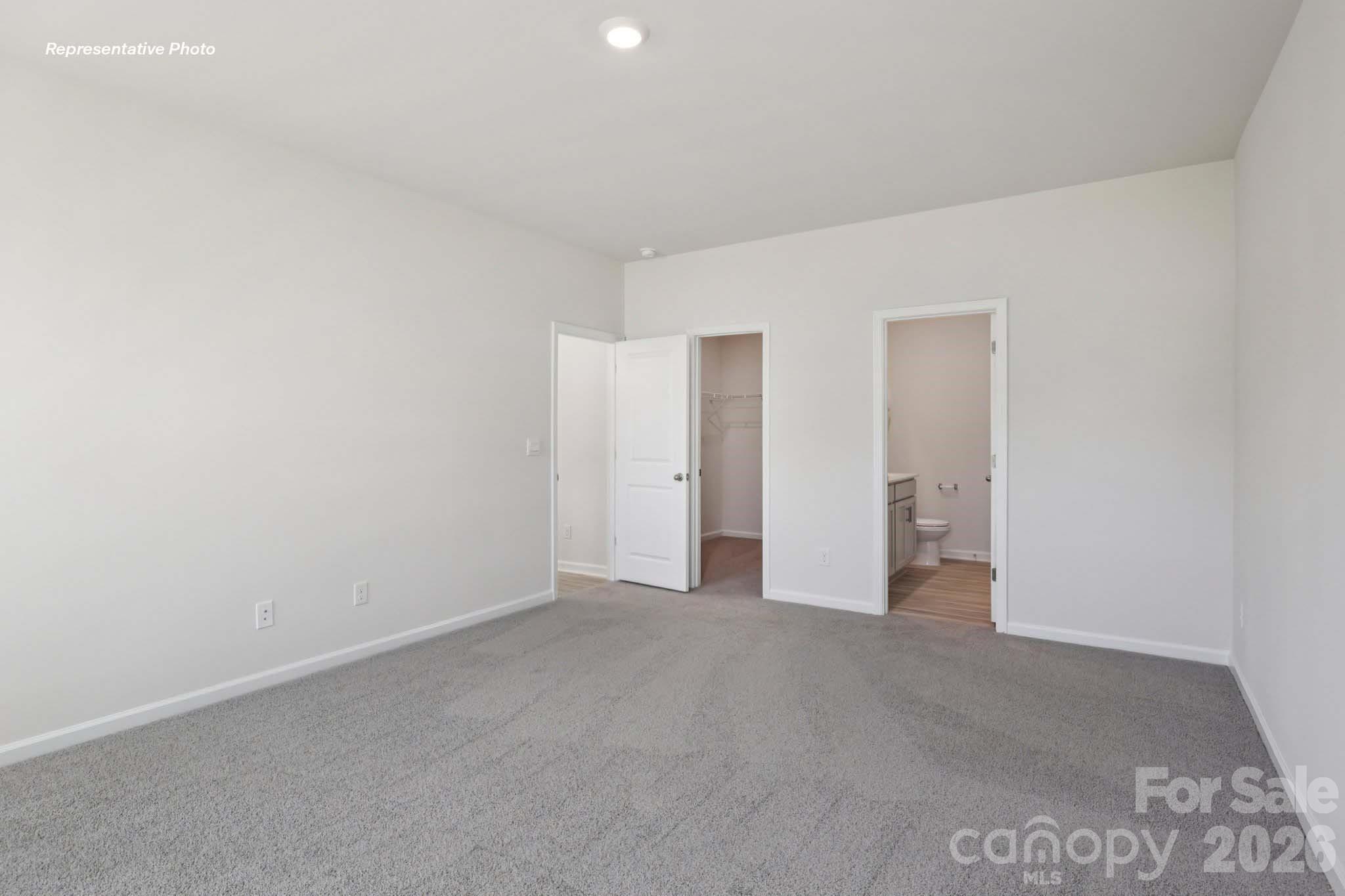 552 Dazzle Loop Property Photo 16