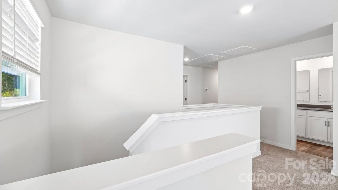 552 Dazzle Loop Property Photo 19