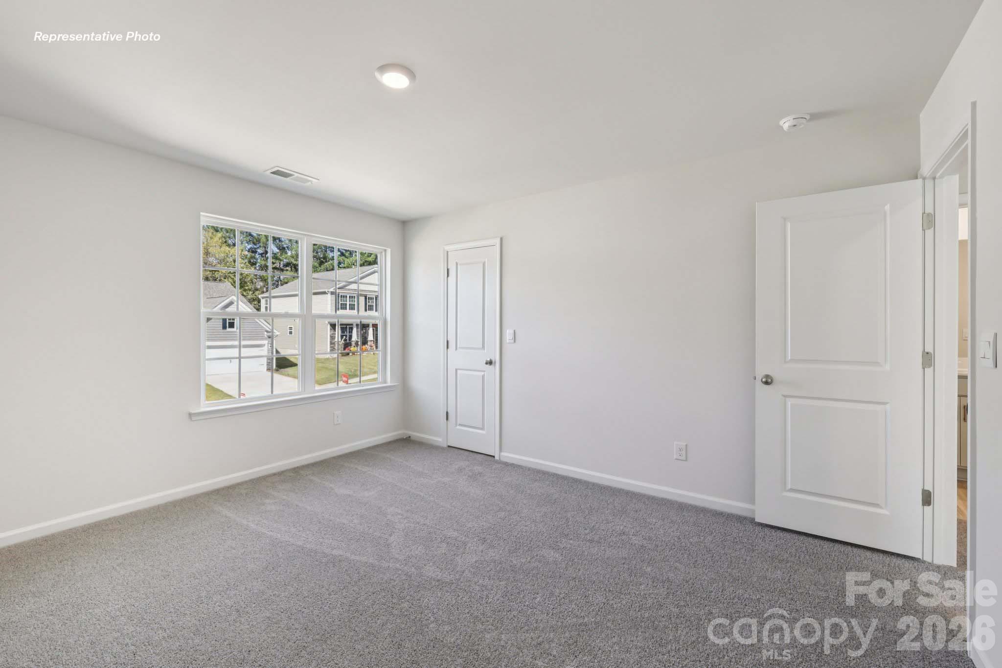 552 Dazzle Loop Property Photo 21