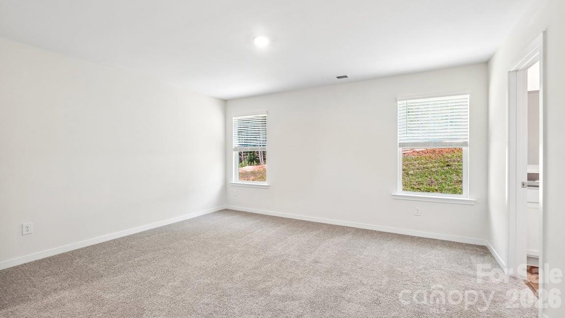 552 Dazzle Loop Property Photo 22