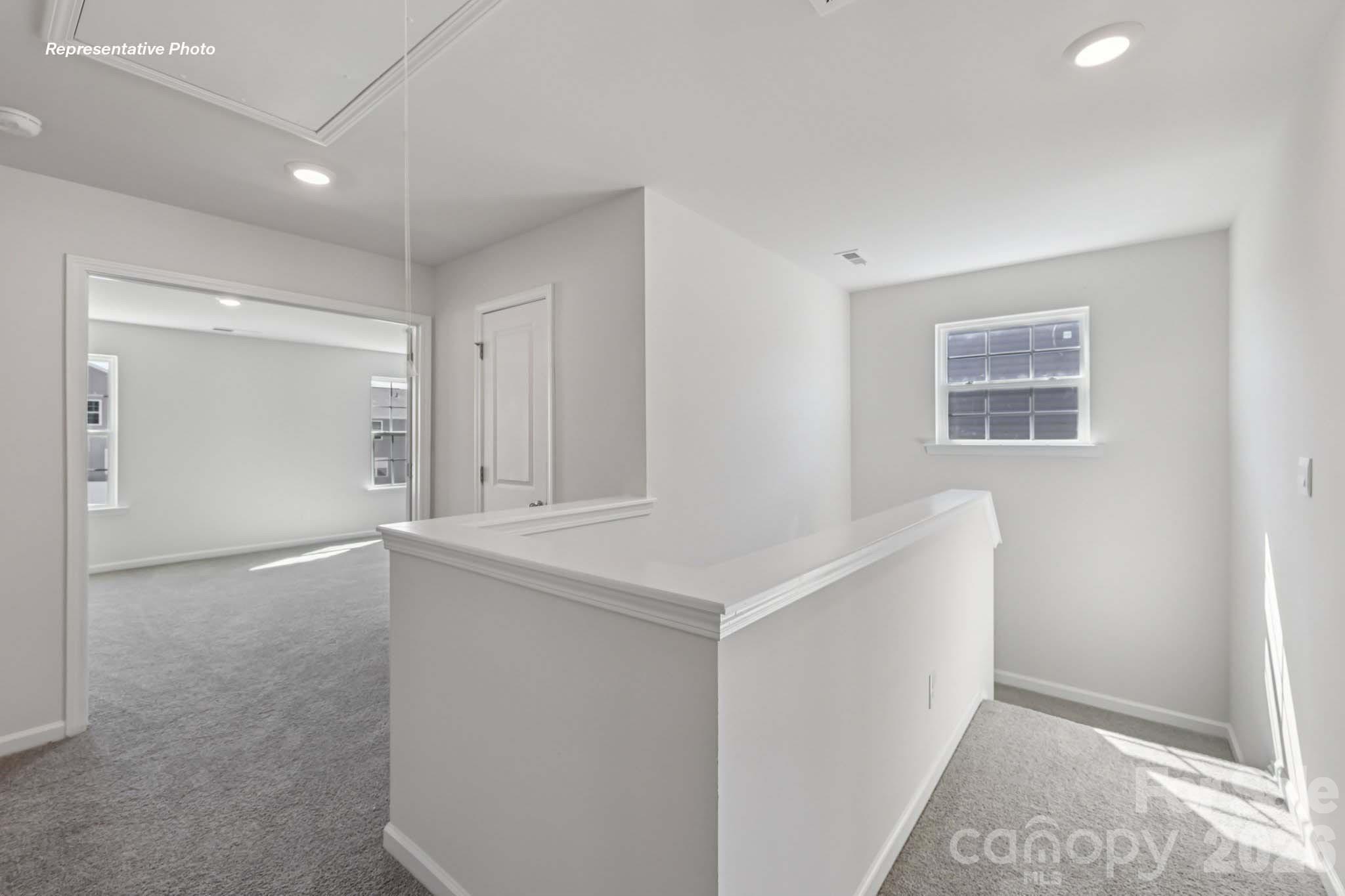 552 Dazzle Loop Property Photo 23