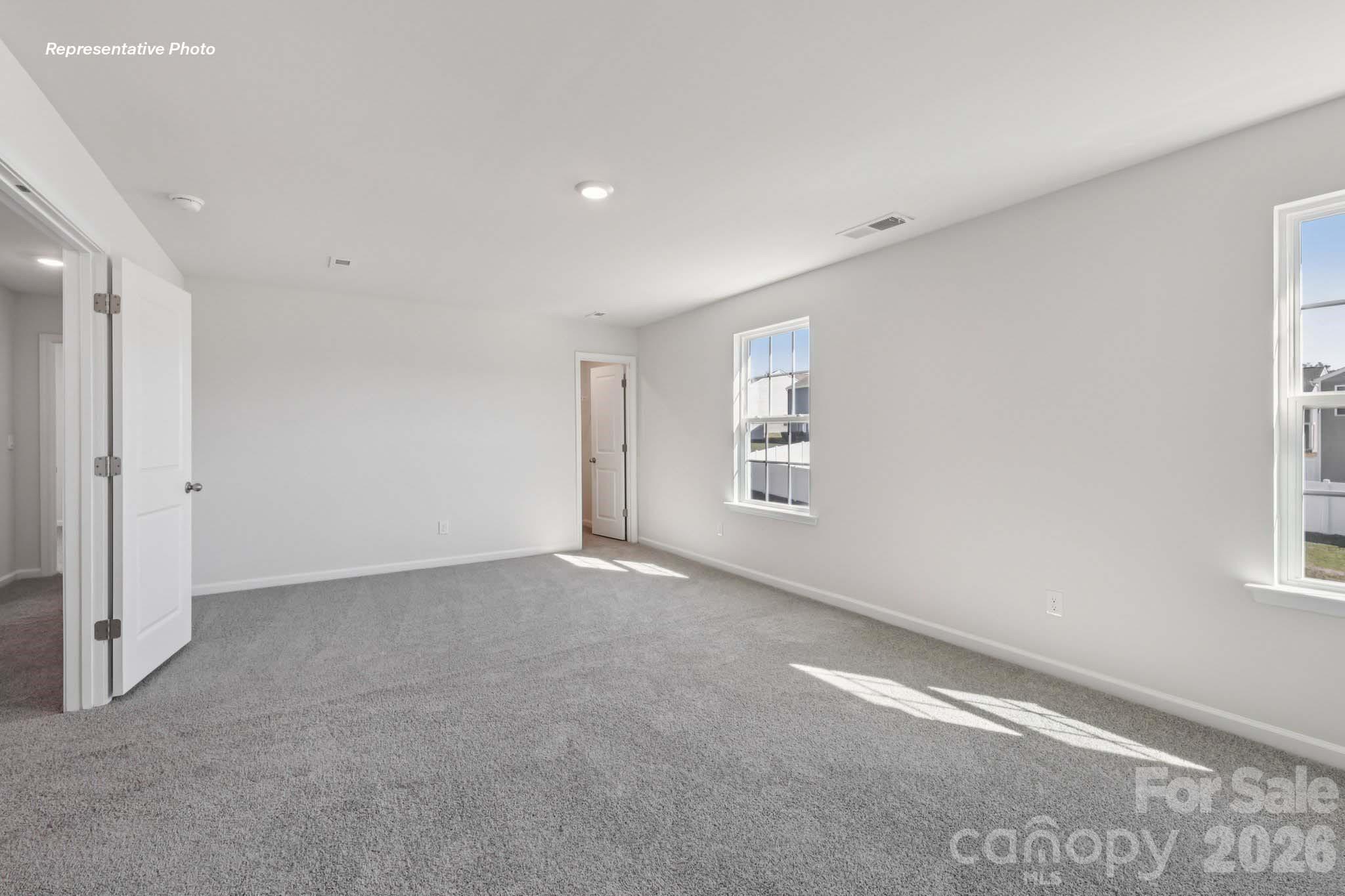552 Dazzle Loop Property Photo 24
