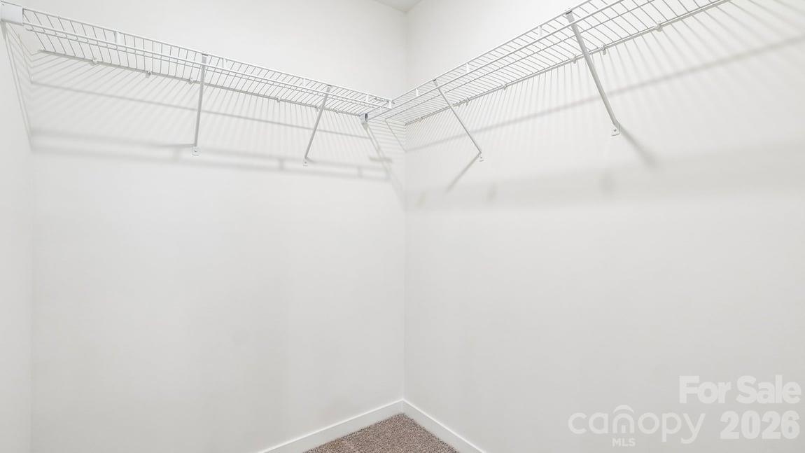 552 Dazzle Loop Property Photo 25