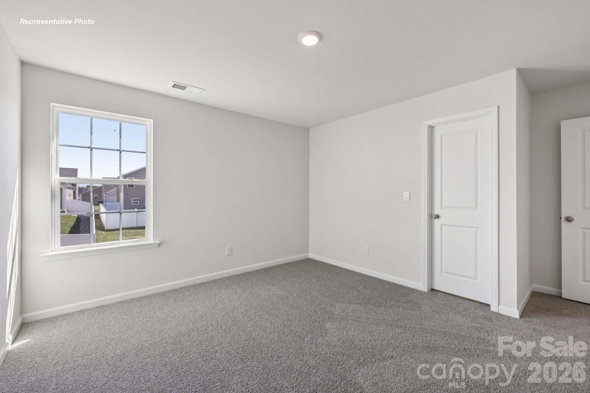 552 Dazzle Loop Property Photo 26