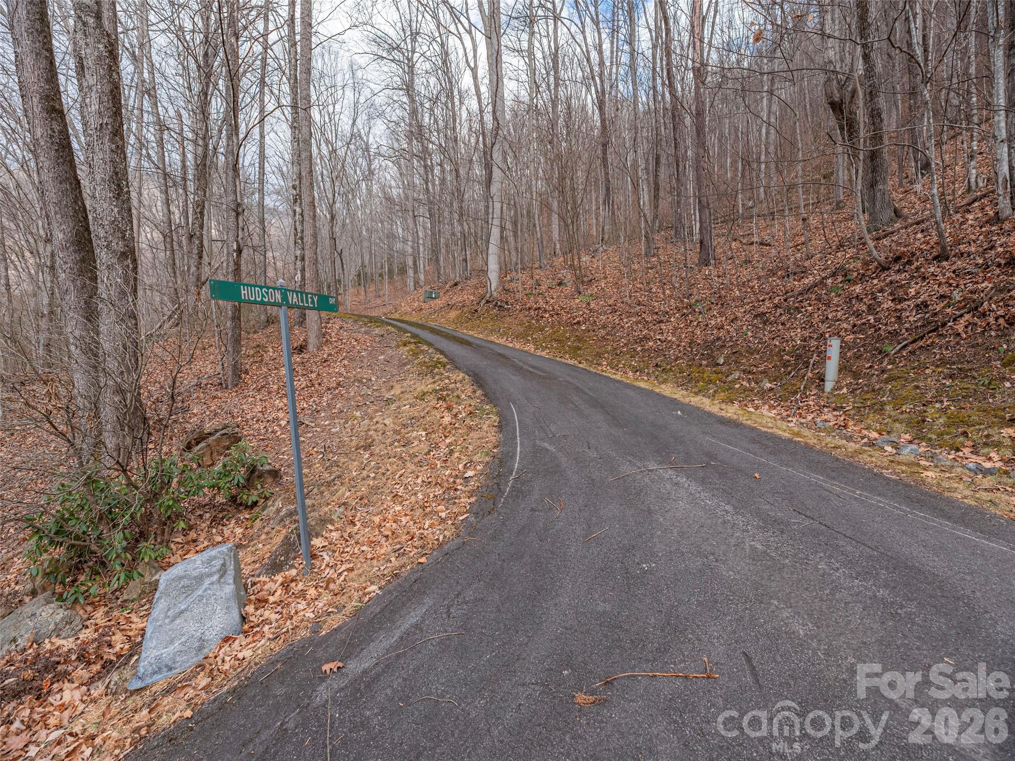 30 Hudson Valley Drive Property Photo 9