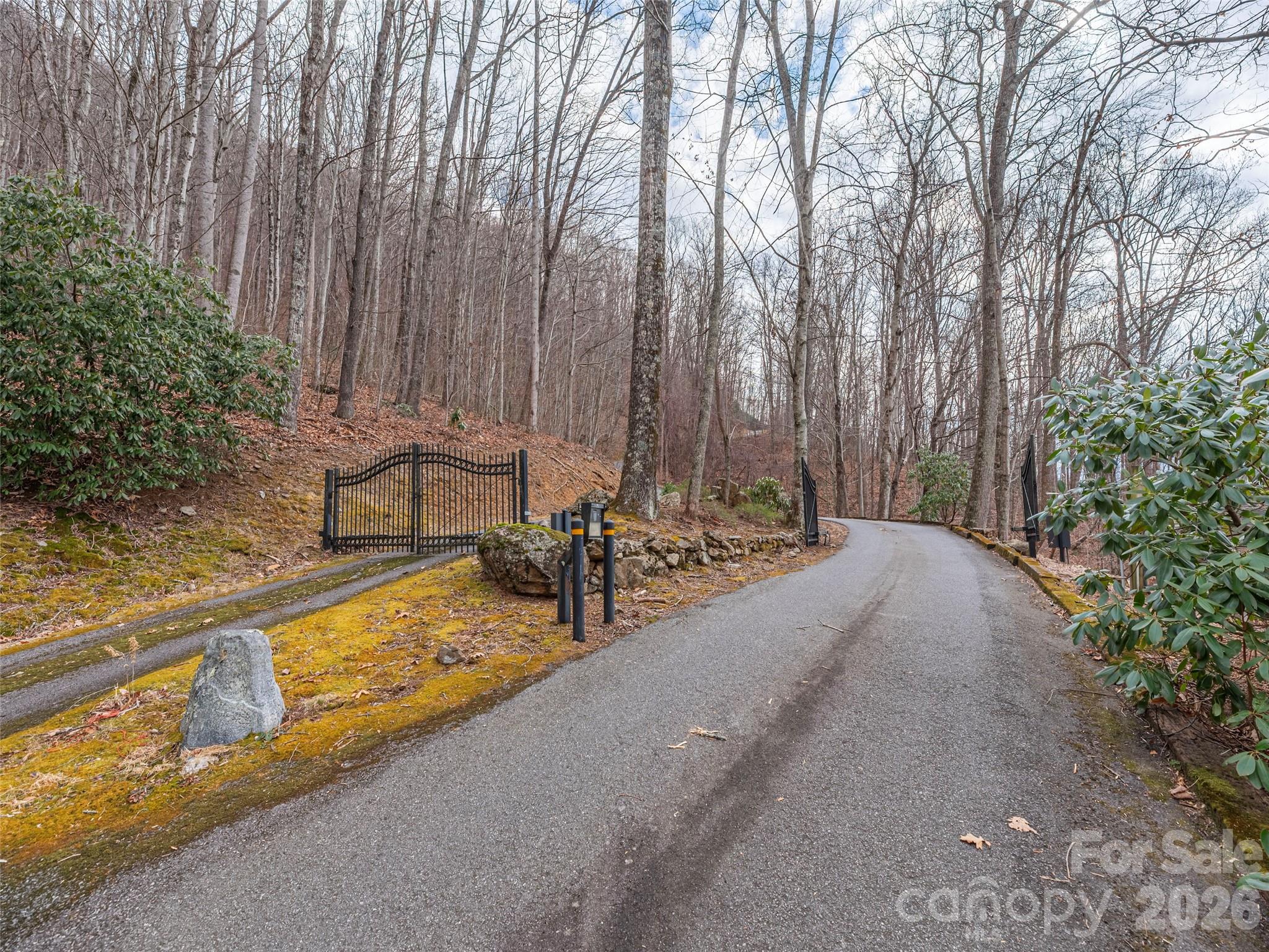 30 Hudson Valley Drive Property Photo 10