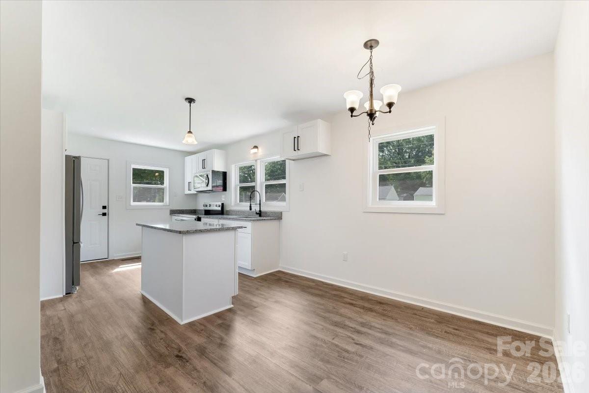 2105 Woodlawn Street Property Photo 5